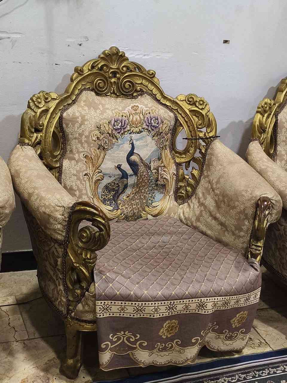 السلام عليكم للبيع تخم دمياط مصري خشب زان حفر 7 قطع السعر 400 وبي مجال متواجد خاص و اتصال ***********

