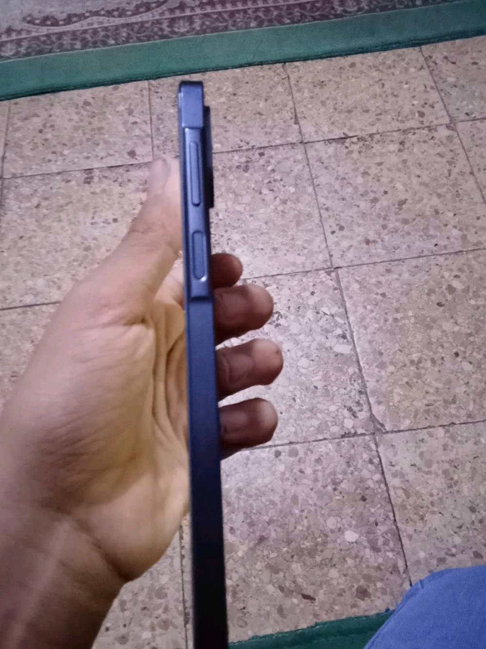 ايفون 11 • ٦٤ • نجف