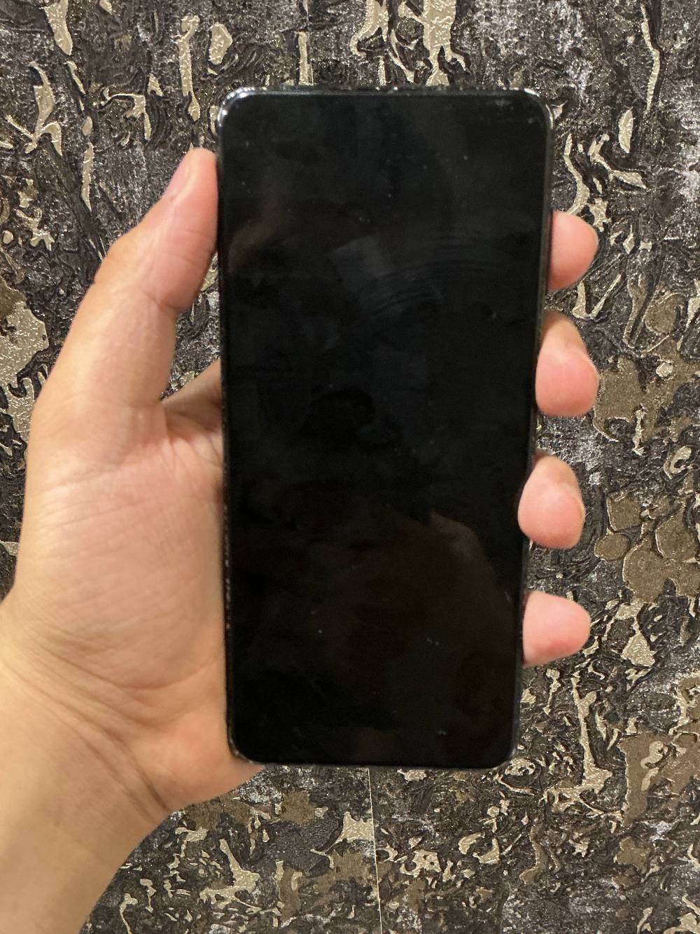 S21 بلس 5G • 256 • كسر بالظهر
