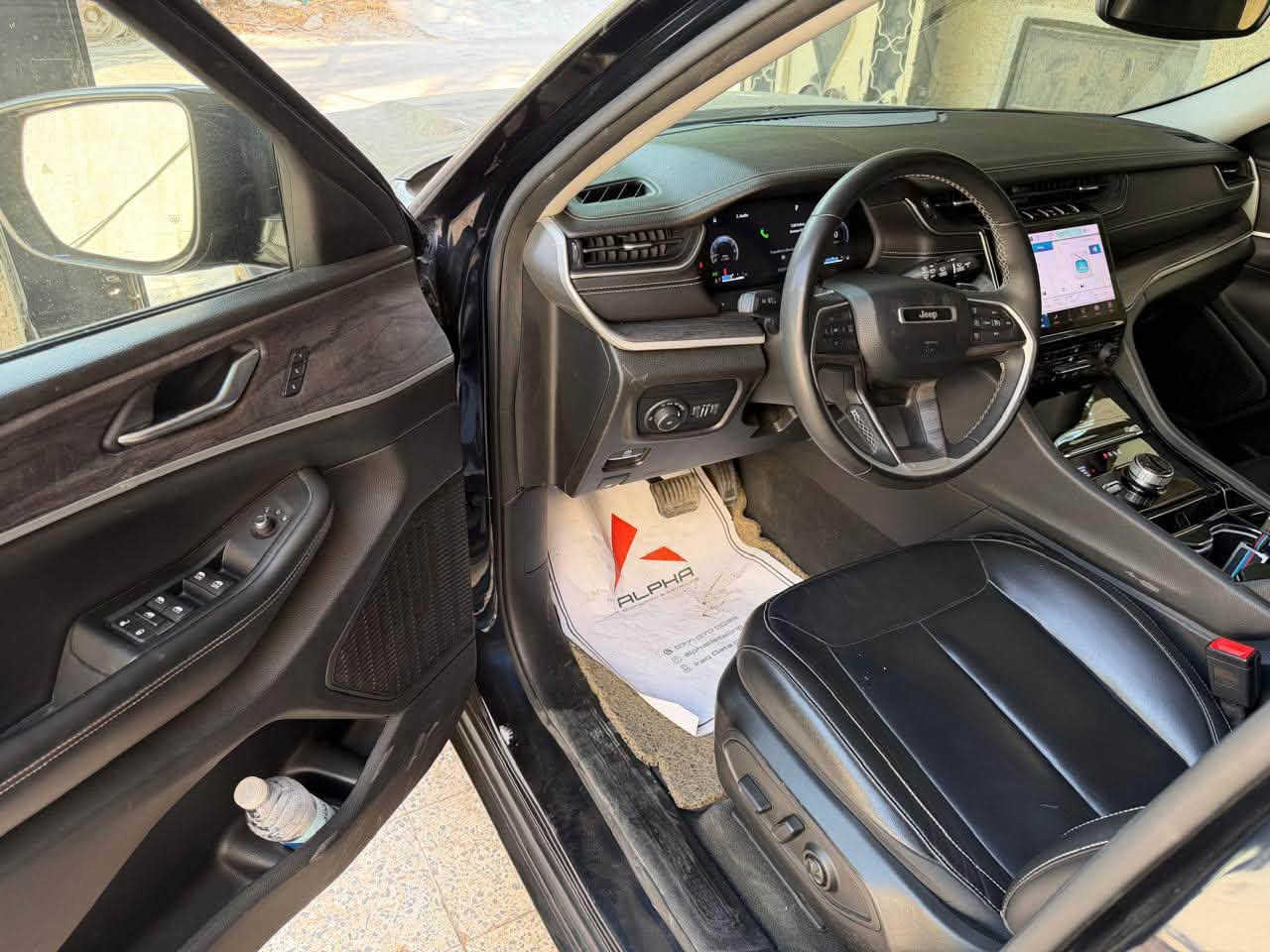 (( سعر مال بيع مستعجل 255 ورقه ))
جيب شيروكي 2023 فول مواصفات 
كراسي جلد + تدفئه كهرباء صندوك كهرباء 
تكيف 3 قطع 7 راكب (( شاشه كبيره )) 
ماشيه 36 السياره بكل معاني الكلمه جديده جداا 
( كير مكينه شواصي لغود ايرباكات كفاله ) 
بجم كبس حادثها فقط ضربه بين البابين خفيفه 
رقمها بغداد باسمي مكاني منصور
***********
