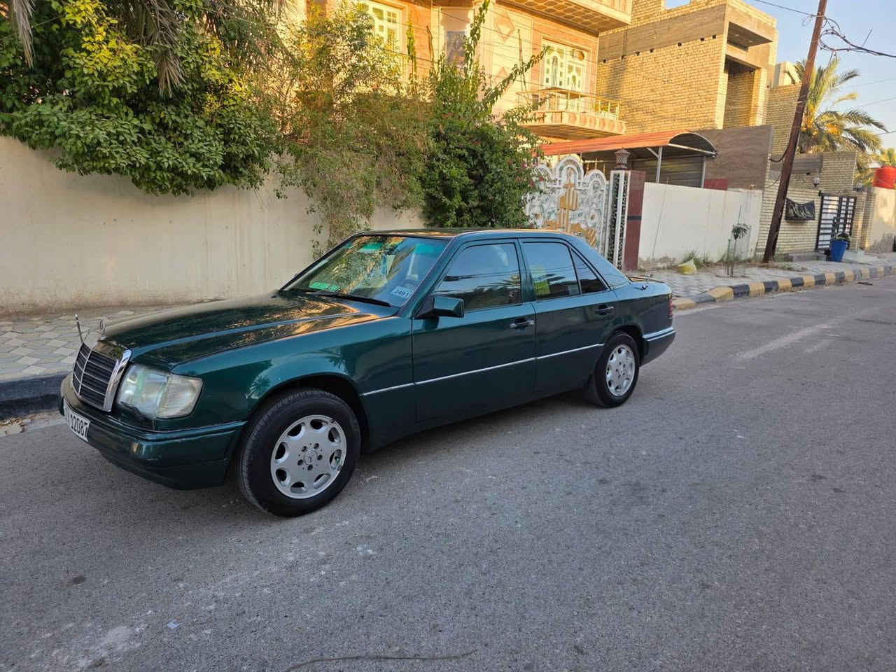 مارسدس دب مديل 1987 محدثه 1991
كير ومكينه شرط حداديه جديده تخم تاير جدد غرفه جديده منضومه زنون كامله  كهربائيات كلها شغاله
تبريد ثلج سنويه ورقم جديده بآسمي مداور
سياره عليها ادامه كامله من بلكات ونوزلات وفيت بم
مكان واسط 
السعر 58وبيها مجال بصيط
***********
***********
