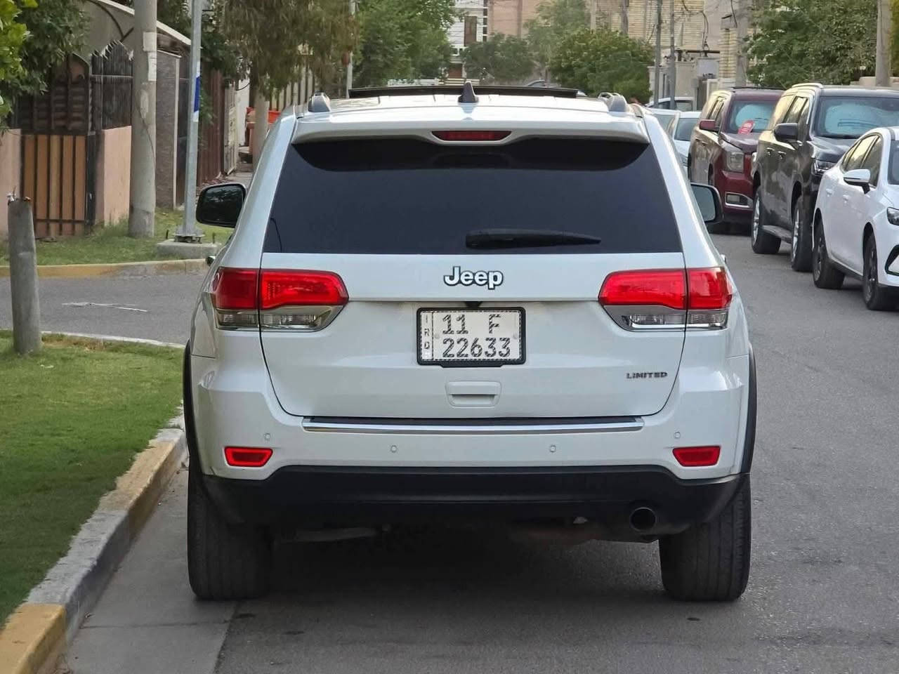 السلام عليكم
جيب 2017 لمتد فول مواصفات 1/1 

محرك v6 3600

السعر 188 وبي مجال 

بدون ايرباك 

المواصفات 
بانوراما
تشغيل عن بعد
كشنات تدفئه تبريد 
داخل جلد اوف وايت
اشاير مري 
ستيرن كهرباء 
شفتات ستيرن
شاشه كبيره
اوتو ستوب
رادار خلفي مع كامره خلفيه
جنطه كهرباء
دمام خلفي 
ويل كب

السياره كلين تايتل بجم كبس بيها طخه هنا بلعراق  باب الصدر مبدل والسونار راسلني واتساب ادزلكيا

السعر 188 قابل للتفاوض 

مكان السياره بغداد حي الاطباء بلجهاد قرب خدمي شارع المطار 

للاتصال 
***********
