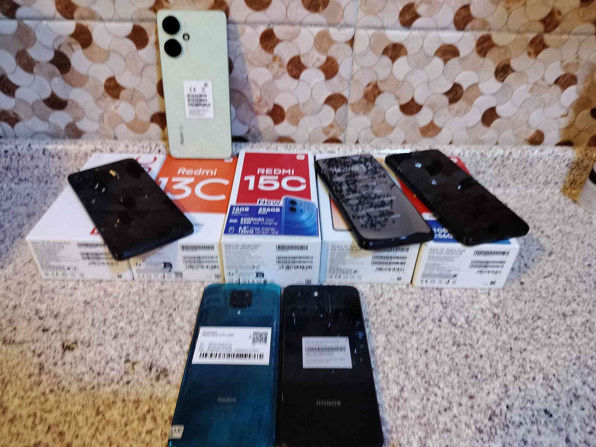 وصلت 📱 الاجهزه بكل أنواعه بسعر كلش بلاش جوه السوك اجهزه نضافه 100 ولا شخطه بيهن يا تلحك يا لا . ***********

