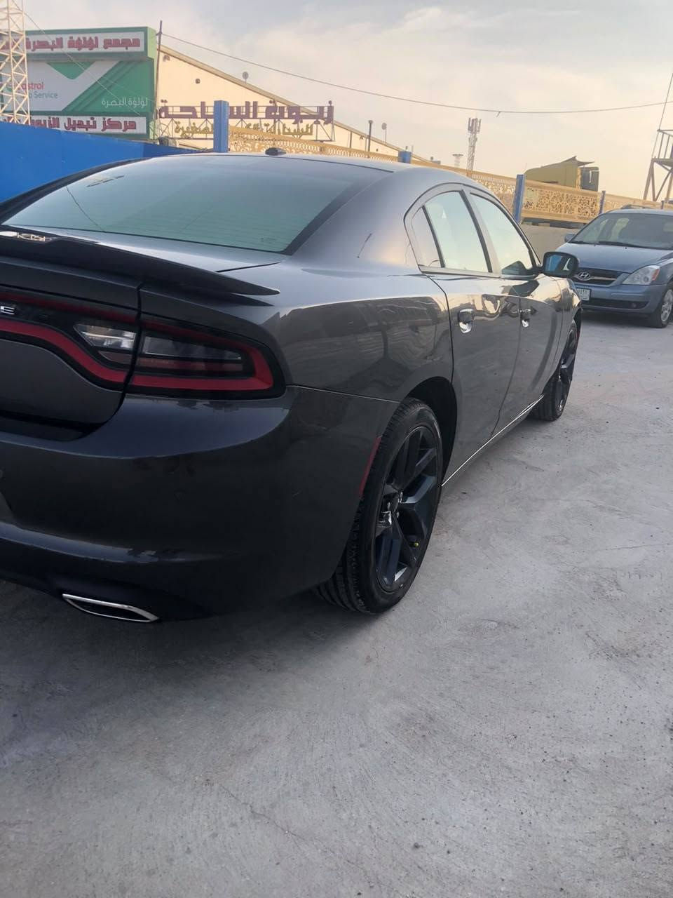 السلام عليكم
 جارجر 2021 اصل
نص فول
 وارد امريكي
 6 سلندر SXT
ضررها كلش بسيط فقط الجاملغ مرجع بارد

لا مشتغله خط ولا شي استعمال شخصي فقط 
كير مكينه كله كفاله تبريد ثلج تايراتها تنضيف رقم أربيل سنويه ل 2027

 سعر 190 بيها مجال بسيط حك الجية مكاني البصرة الزبير
*********** البصرة, العراق
