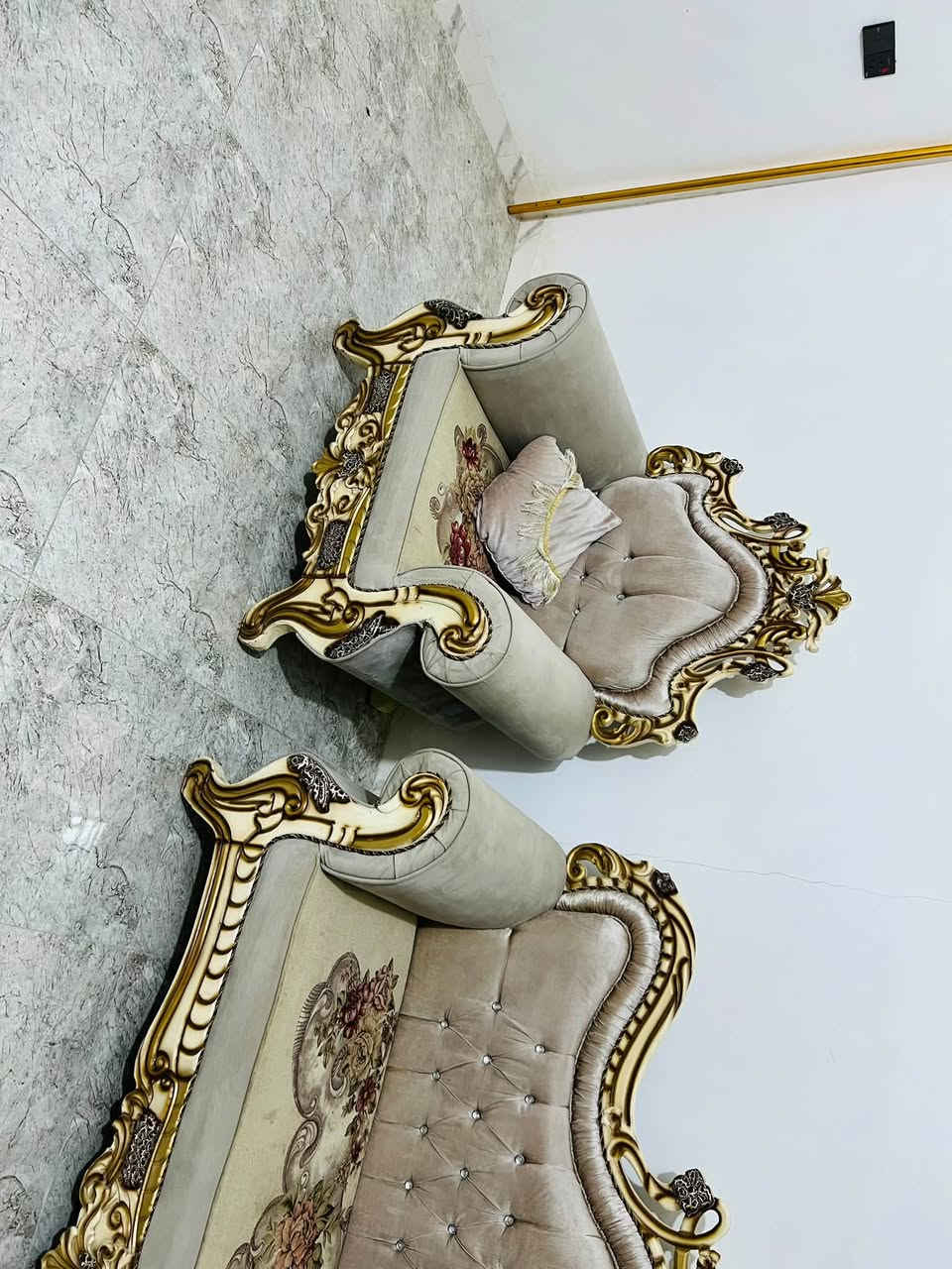 السلام عليكم تخمً ملكي  مصري نضيف جداً للبيع 975الف وبي مجال قليل ***********
@
