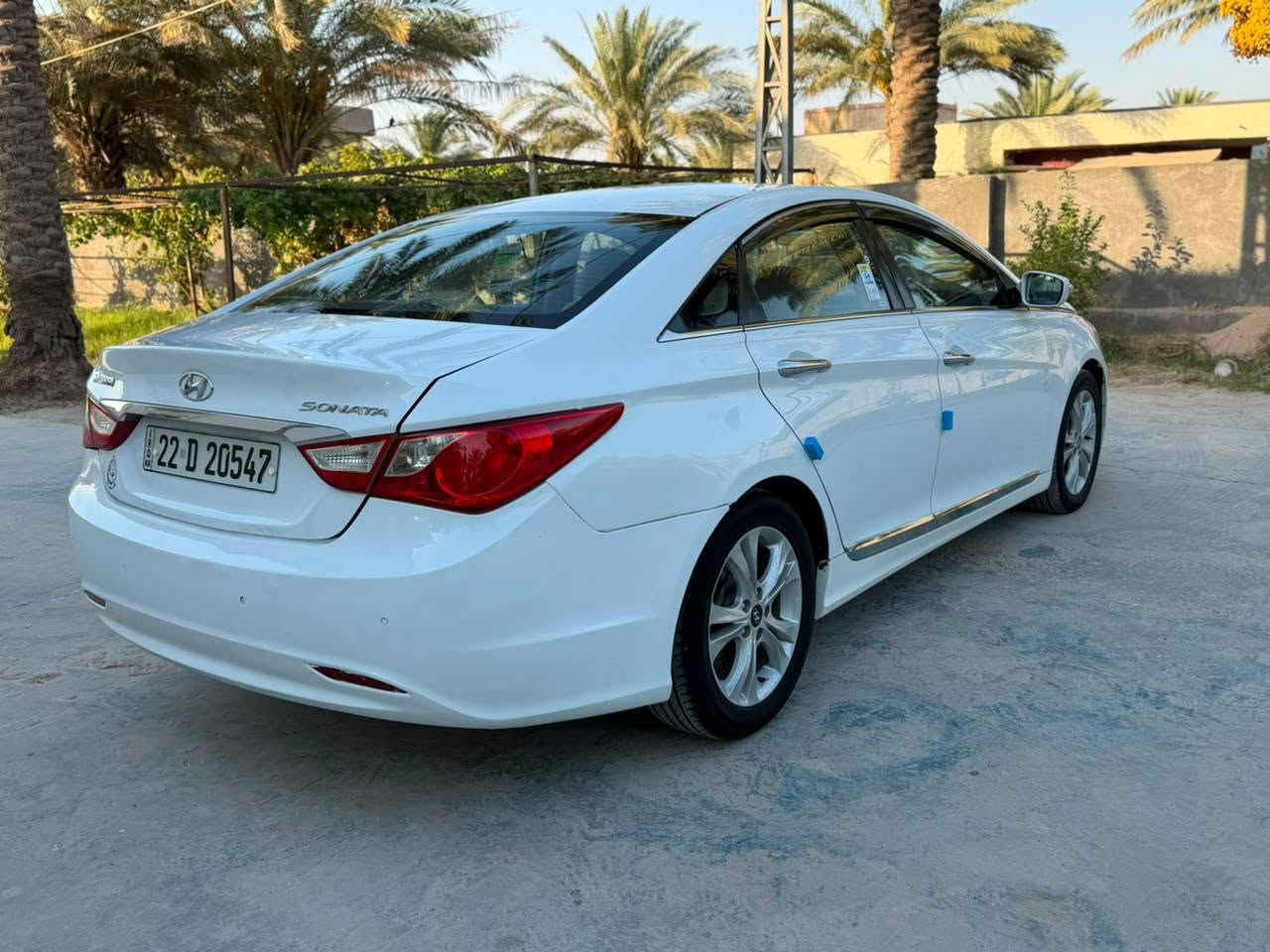 السلام عليكم 
سوناتا موديل 2012 خليجي 
رقم اربيل دولي تحويل او وكاله 
محرك 2400 دوش 
تبريد قطعتين 
مري شفط 
شفتات ستيرن 
حساس خلفي 
5 ويل كب 
السياره بيه صبغ الجاملغ الخلفي بدون دواخل
السعر 112 وبيه مجال بسيط 
العنوان بابل الحله 
للاستفسار 
*********** حلة, بابل
