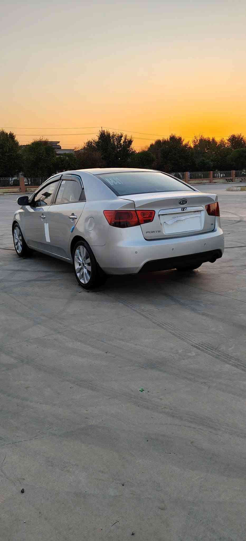 سڵاو 
KIA SERATO
مۆدێل 2011 بڕاوە کۆدی هه یە بەشەرت گێڕو مەکینەی بەشەرتی فیتەر سەقف بەشەرت کەفەر بەشەرت شەنسی بەشەرت بەسمە کاوێنە ئیشارەت جلد هیتەر حاسە ساڵنساگەورە ئاوینە کارەبای گێڕ عادیو تۆماتیک کارە بای بەشەرت ABS بەشەرت دەعموو لێدراو بەشەرت سەقفی وەک شوشە وایە چاڵو شخوتی نییە ناوی وەک شەریکەماوەتۆ کامل مەسرەف کراوە دیناری مەسروفی نییە چوار تایەی  تازە خایساتی،نییە شوین هه ڵەبجەی تازە ***********
سعر 43 مەجالی برایانە دار بنديهكان, السليمانية

