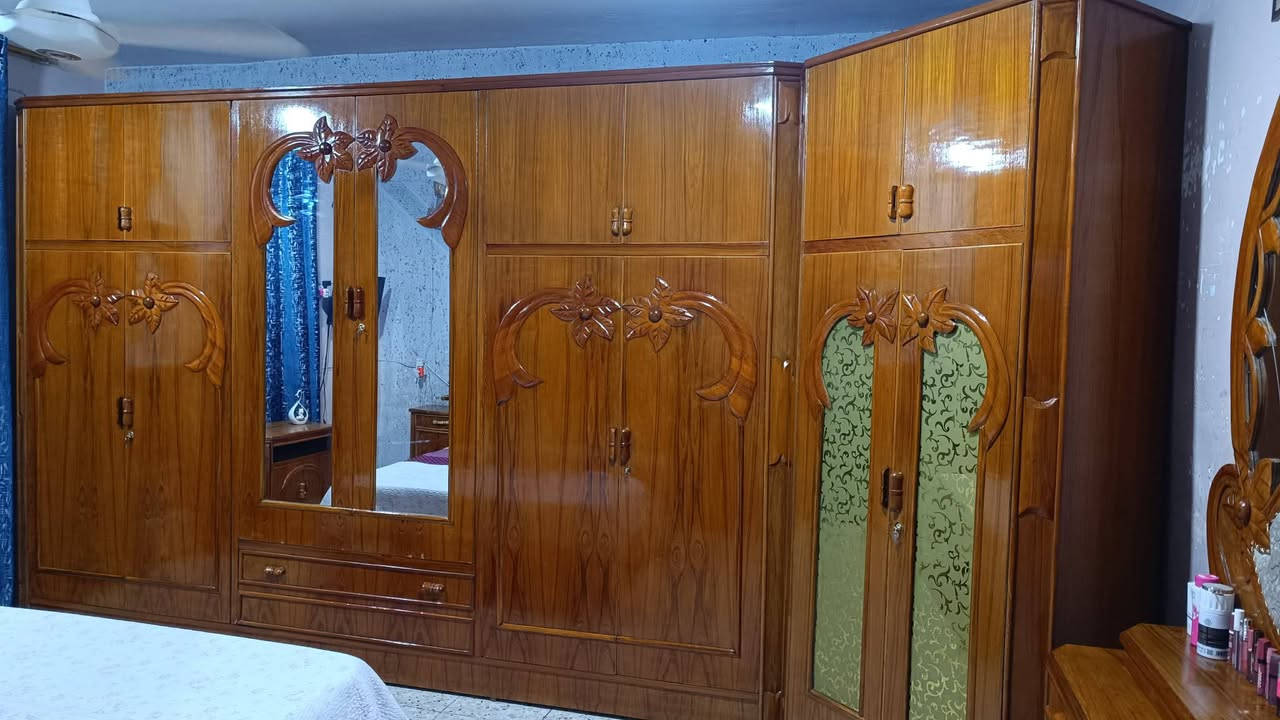 غرفه تسكام صاج داخل وخارج ام السته طابقين ظهر جرجوبه نظيفة كلش 6ملم داخل وخارج سقف وقاعده بلوك نقش بورمي الثقيل مكاني محاويل للاتصال ع الرقم ***********
