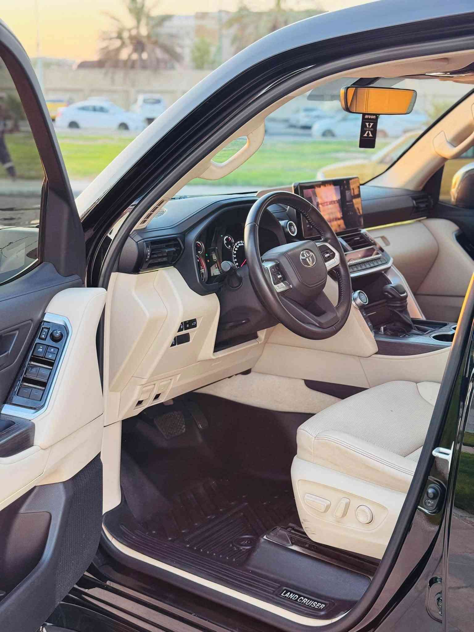 ⚫️ تويوتا لاند كروزر || Toyota Land Cruiser
رقم اربيل تحويل او وكاله 
📅 موديل 2024
🔧 محرك 4000 تنفس طبيعي
🛣️ ماشية 58 كم
🛡️ مغلفة PPF بالكامل

⚙️ مواصفات GX.R LIMITED

✨ فتحة سقف
❄️ تبريد مقاعد
🖥️ شاشة وسطية كبيرة
📷 كاميرات 360°
📡 حساسات أمامية وخلفية
🔑 دخول وتشغيل ذكي
🎯 مثبت سرعة
🎛️ تحكم بالمقود
💡 إنارة LED
⚙️ جنوط ألمنيوم
🌡️ تكييف ثلاثي المناطق
🛡️ أنظمة أمان وثبات
✅ مفحوصة وكفالة عامة

📲 للتفاصيل أكثر:
***********
📍 العنوان:
 البصره
