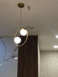 زوج ثريات  اربع براكيتات ساعه جداريه وجهيين كلهم ب٨٠ الف ٠٧٧٠٤٥٣٤٥٠٩