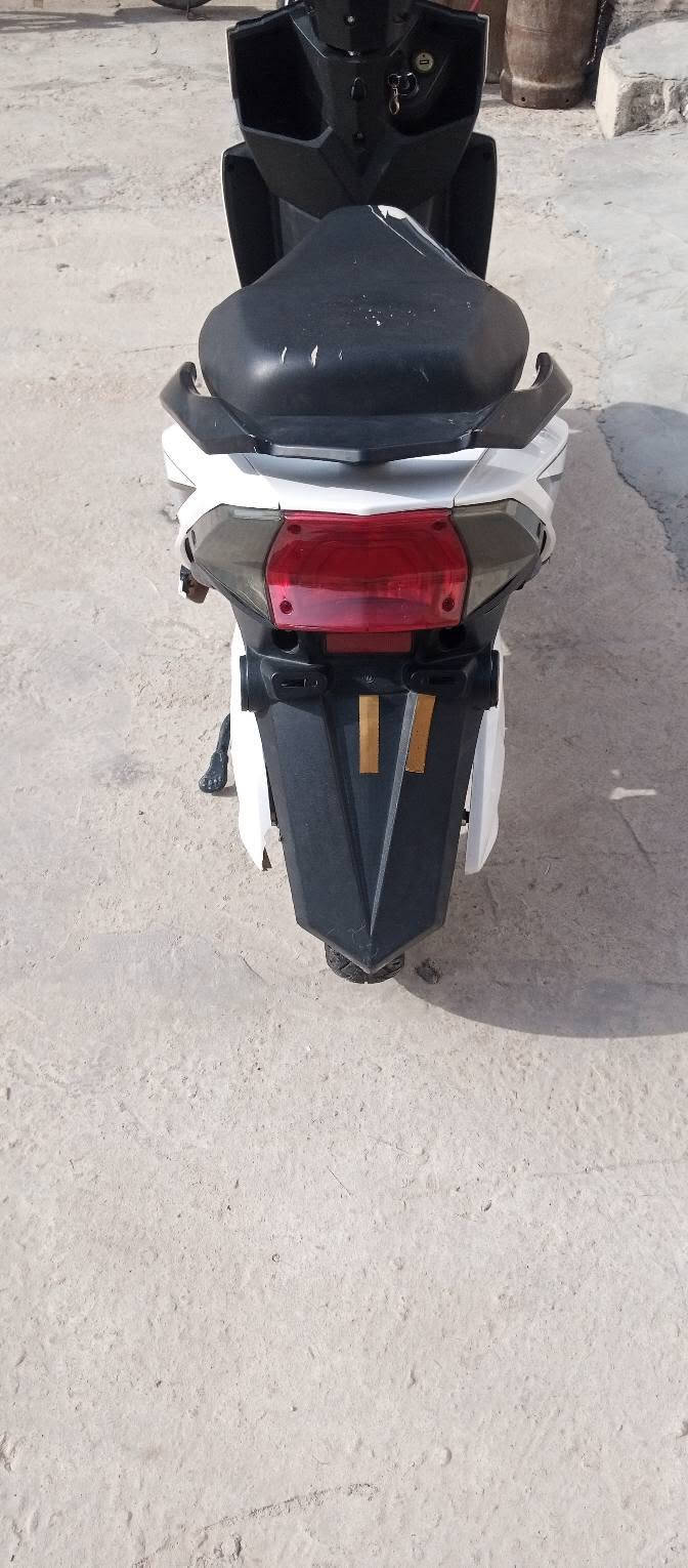 شحن • ٦ بطاريات • نضيف