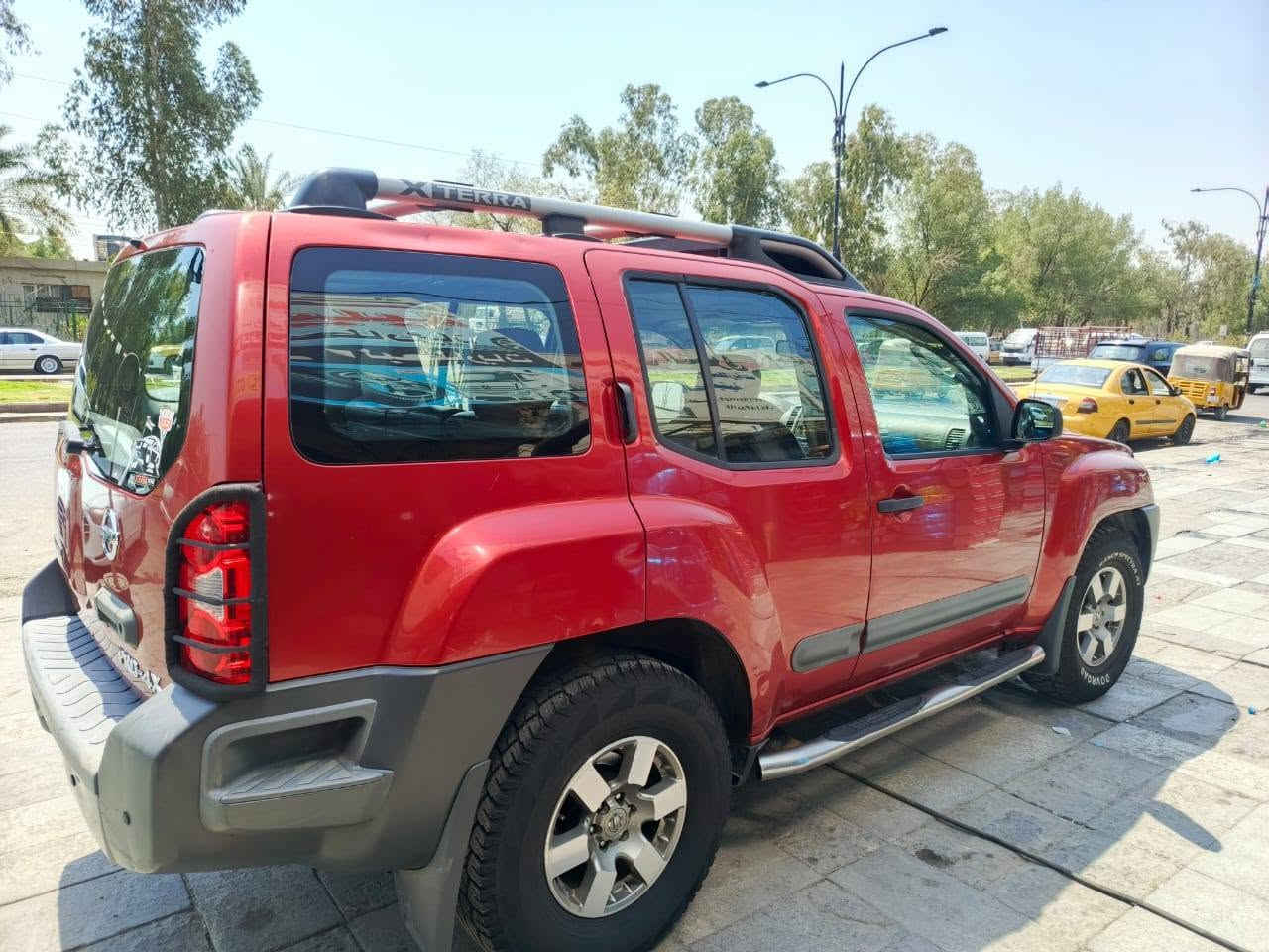 السلام عليكم.   للبيع نيسان اكستيرا 2012   PRO -4X. وارد امريكي بيهة صبغ فقط جاملغين امامية اثر طخات بسيطة هنا بالعراق ليبل واحد. حتى الشباك الامامي نفس اليبل يعتي بجم كبس.  رقم بغداد   واللون مميز أصفر خمري. مواصفات البرو هواي منها صدر رياضي  دمام بالكشن. السيارة عالية بلادي يعني اعلى من العادي. فور ويل اكيد تحكم ستيرن جهتين  مانع انزلاق محرك 4000 ستة سلندر يشتغل على البانزين العادي    كامرة حساسات خلفية محرك كير تبريد كلة تمام.  تخم اطارات جبلى  السعر 125   للاتصال  ***********.  *********** العنوان بغداد حي الجامعة
