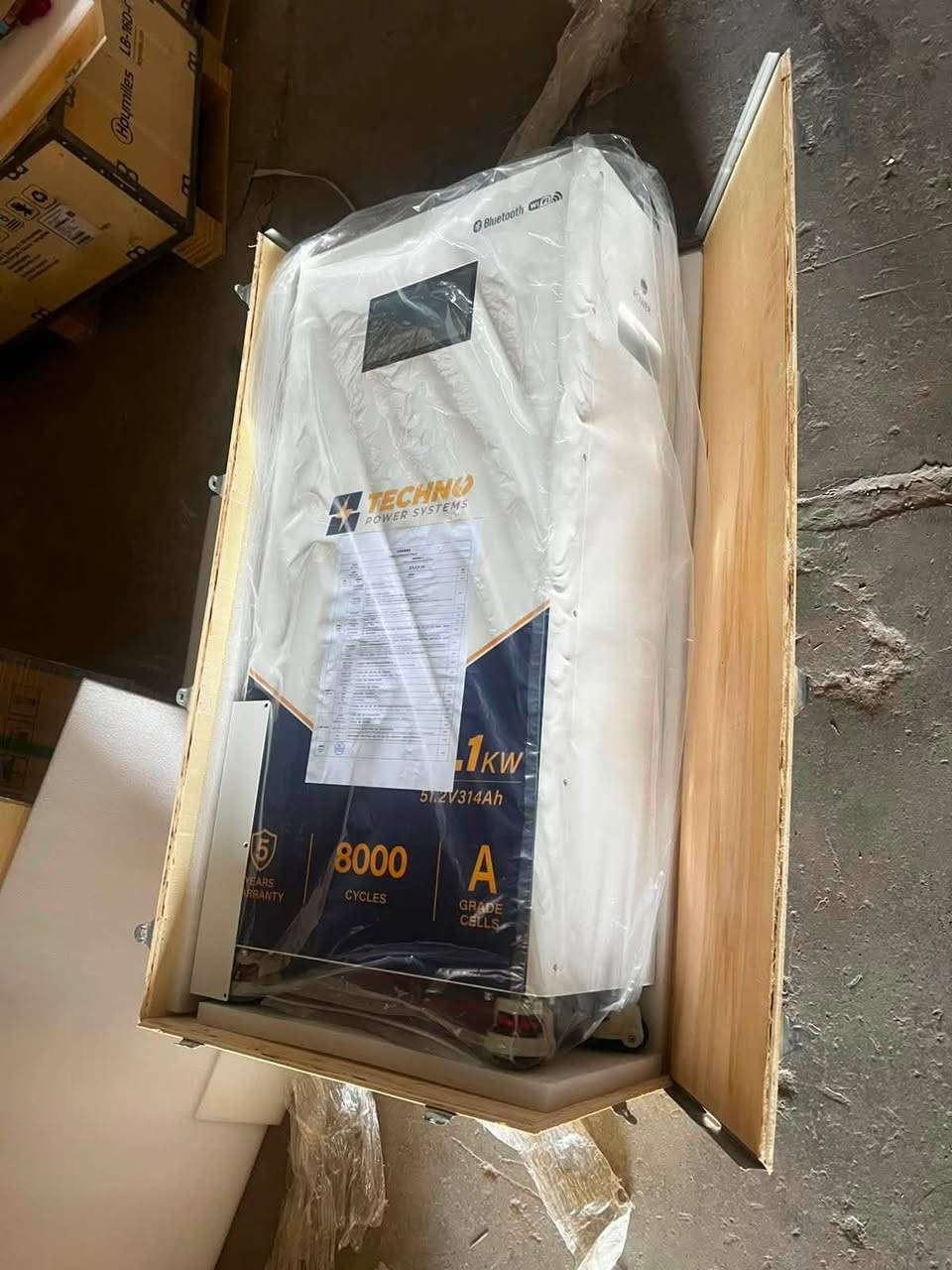 الحسن للطاقة الشمسية ☀️☀️
لله الحمد تم وصول وجبة جديدة من بطاريات TECHNO فئة عالية جداً 
16.1kw
8000 دورة 
للحجز و الاستفسار يرجى الاتصال بنا  على الرقم الاتي ***********
او التواصل معنا على تطبيق واتساب .
