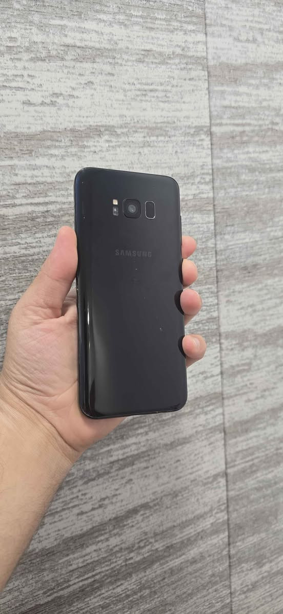 سامسونج S8+ • شاشة ٦.٢ إنش • ١٢٨ جيجا