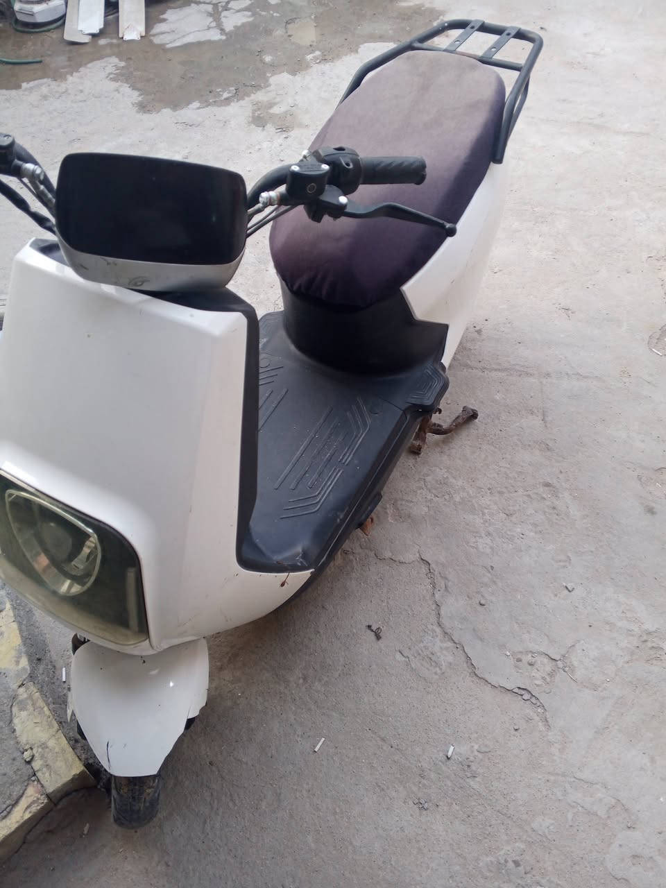دراجه شحن بوليسي موديل ٢٥
بطارياتهه ربع عمر جاب توديني وترجعني ماوكفتني  بيهه ٦ بطاريات شغلله واي  عطل مابيهه تايرات جدد  وبريك جديد ابيع كوم حديد هل موجود سعر ٣٥٠ وبيهه مجال  مكاني جزيرة رقمي ***********
