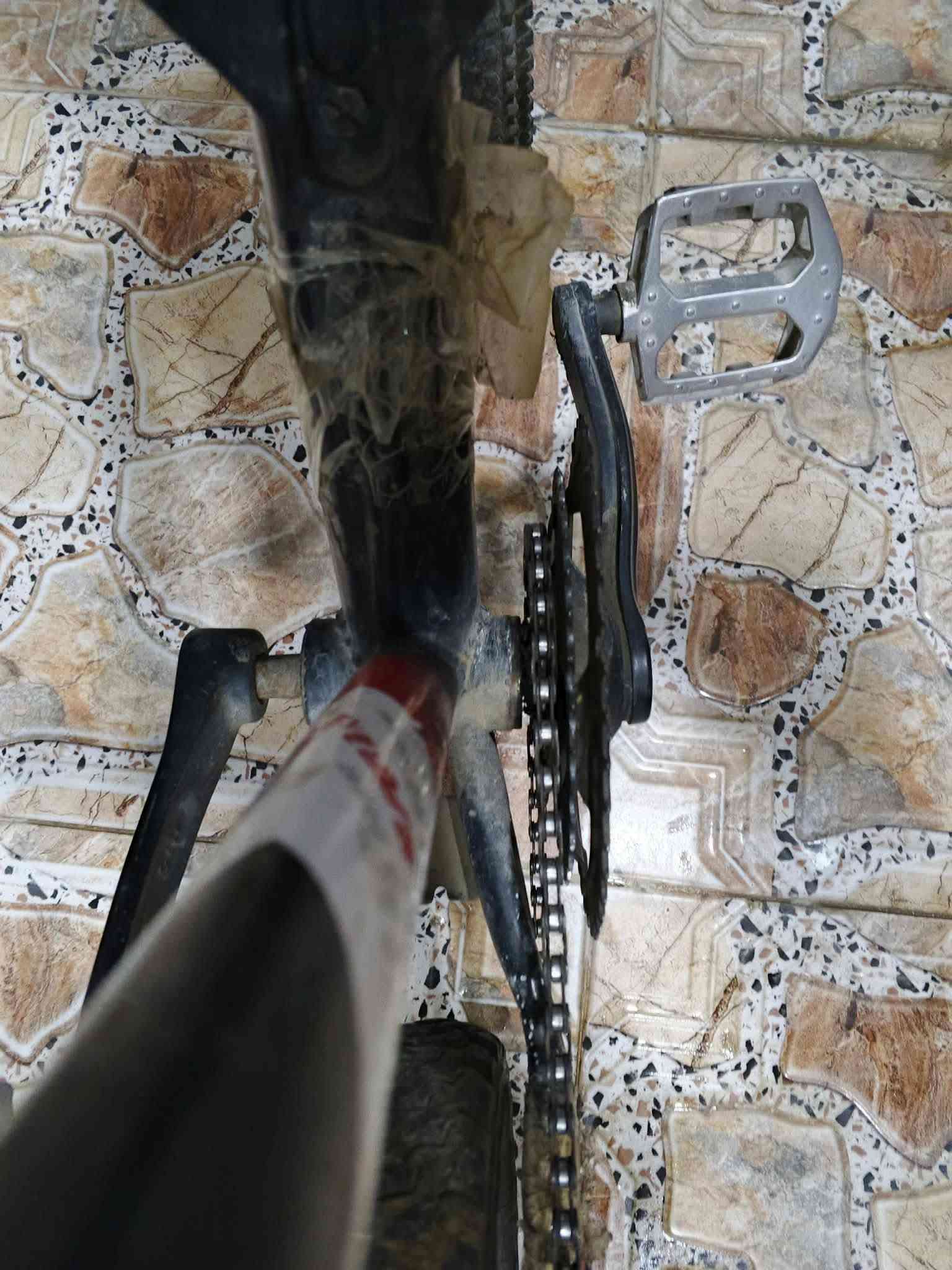 بسلا بەناوی خوا
براکانم ئەم بسکلەمان هەیە بۆفرۆشتن بسکلکە تۆزی پاری ئەوێت تایەی پێش جەبەلیە  ئیدواوە جەبلی نیە تایەکە رزاوە گۆرینی هاتە چوپی تازەیە تازەکریمە چاملغ دواوە بۆی دائەنام و دەسکاکەنای بیبینن لەرسمەکەچۆنە دەسکی بریکەکە شکاوە ئەوەی رسمەکە چۆنە ئەوەیە دەسکی برێکەکەش بیگۆرە یان بەدووهەزارە یان بە هەزارو بێسەت هەرئەوانەیەو سەبارەت بەگێرەکانشەوە هیچی ئێش ناکەت بەقسەم بکەن چاکی مەکەن و 10گێرە 3ئی پشەوە 7ئێ دواوە بێعەیبە ودەبلەکەنی بێقایبە نرمە خۆشە و کوشنی تازەم سەنا بە پێنج هەزار ماشەلا زۆر بێعەیەبە تۆزێک پارەی ئەوێت و تاواو گۆرینەوەش ئەکەم لەگەل ماتۆر شحن و سعبەش ئەیکەم بەس پاک بێت هیچ نەمەوە باسینەکەم بەس نرخ کەشی 55مەعمەلەکەشی تێتەدایە رەقم بوبایل ئاسیا -> ***********
