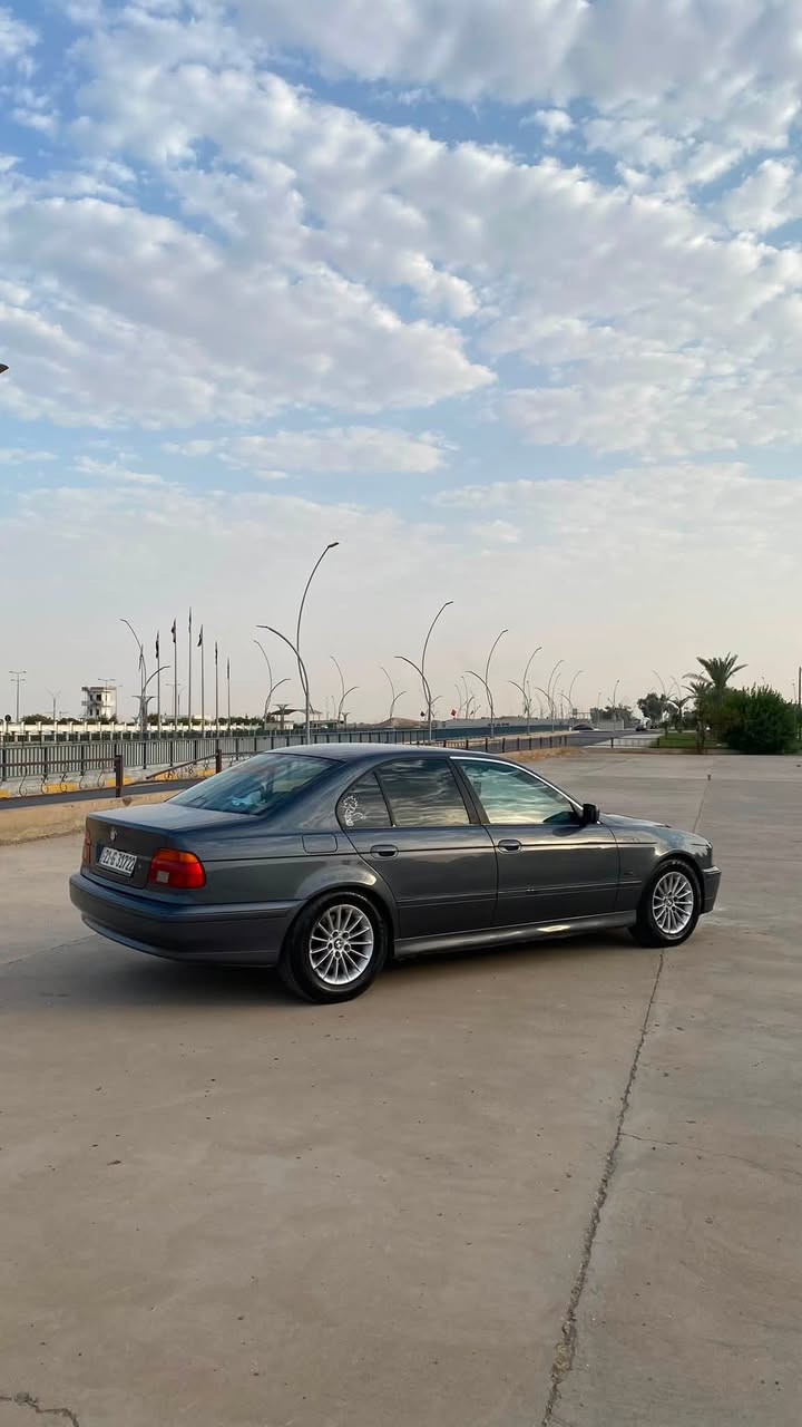 السلام عليكم
BMW E39 للبيع
حجم 525IA
موديل 2000
منظومه غاز بيها 
صبغ عام جمالية بيها قطعة وحدة حادث جامرلغ خلفي خفيف 
سيارة مصبوغة عام فرن جديد مصارلها اسبوع شرط صبغ اصلي 
اللون نفطي
:سنوية جديدة
:تحويل ثاني يوم
: بدون نواقص
مواصفات🔥
🔴بردة خلفية كهربائية
🔴كشنات امامية كهربائي خزن ميموري
🔴تليفون
🔴مراية شفط كهربائي
🔴كشنات امامية تدفئة
🔴تحكم استيرن 
🔴مثبت سرعة
🔴ستيرن M بلادي
🔴منظومة غاز كاملة فقط عبيلها غاز 
🔴تايرات جدد عليهن مصار شهر
🔴ويالة اصلي 2000تخم كامل حتى سپير
🔴حساسات خلفية 
✅السياره بدون نواقص 
✅:السعر 95 ورقة وبيها مجال بسيط للشراي
للاستفسار ***********
مكان السيارة كركوك
