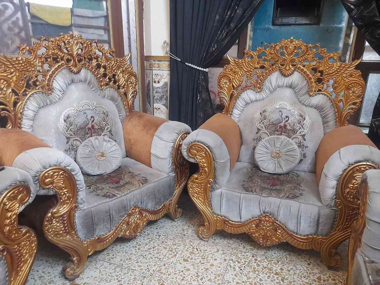 السلام عليكم 
للبيع 
تخم ملكي 👑 
عدد مقاعد 10 
مع طبلات عدد 5  وحدة كبيرة و4 صغار 

سعره:- 400 
مكانه:- بغداد الشعلة 
الرقم :- ***********
