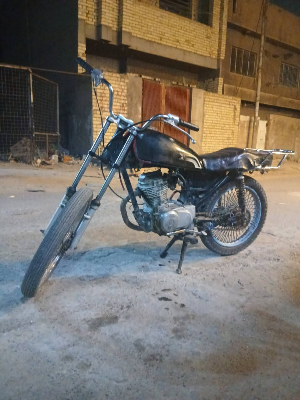 ب125!وبيها مجال للشراي اليجيني مكاني البياع رقمي 
***********     ماعندي وتساب ومتواجد فيسبوك

نص مكتوب في الصور:
- PLAY