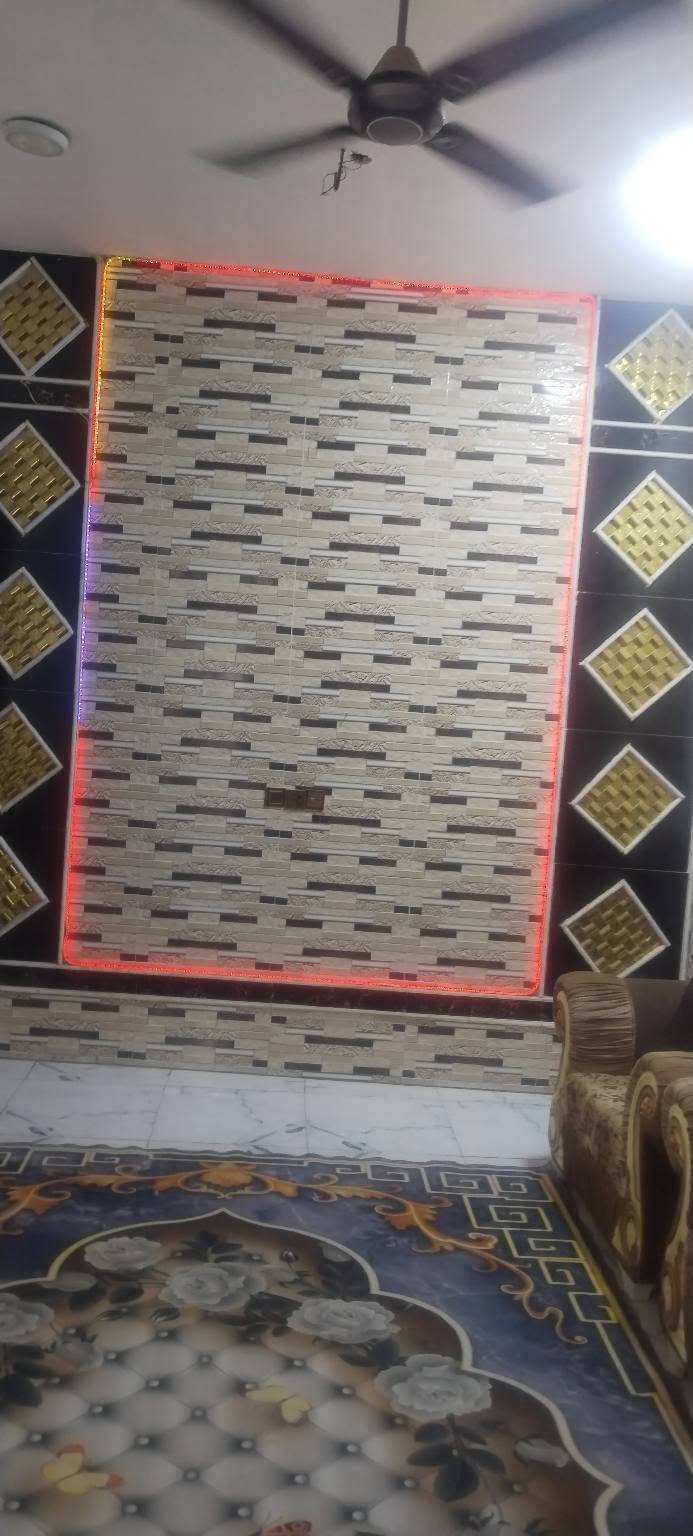 السلام عليكم بيت للبيع 110 متر بناء حديث صب كونكريت غرفه صاله مطبخ استقبال حمام داخلي طابق واحد البيت حر ما مطلوب 
واذا اكو مراوس اراوس بيت او هيكل مطلوب عادي
العنوان حي العسكري الرابع قرب جامع زين العابدين 
***********
