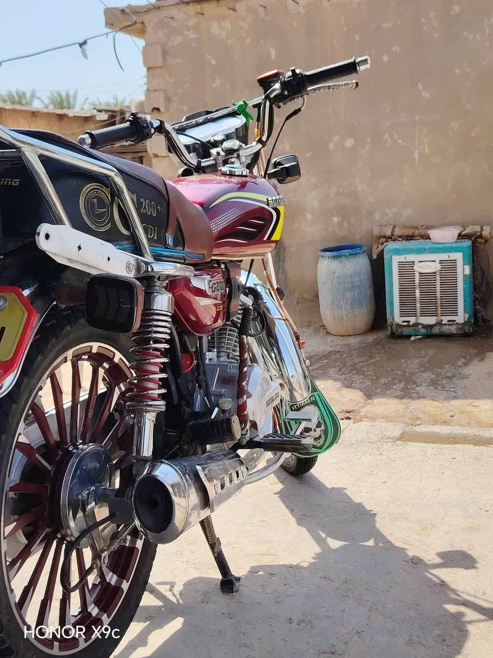 السلام عليكم دراجه سيفان موديل 25 للبيع سعر 850 مكانه حي النصر الجسر فرنسي*********** واتساب

نص مكتوب في الصور:
- HONOR X9c