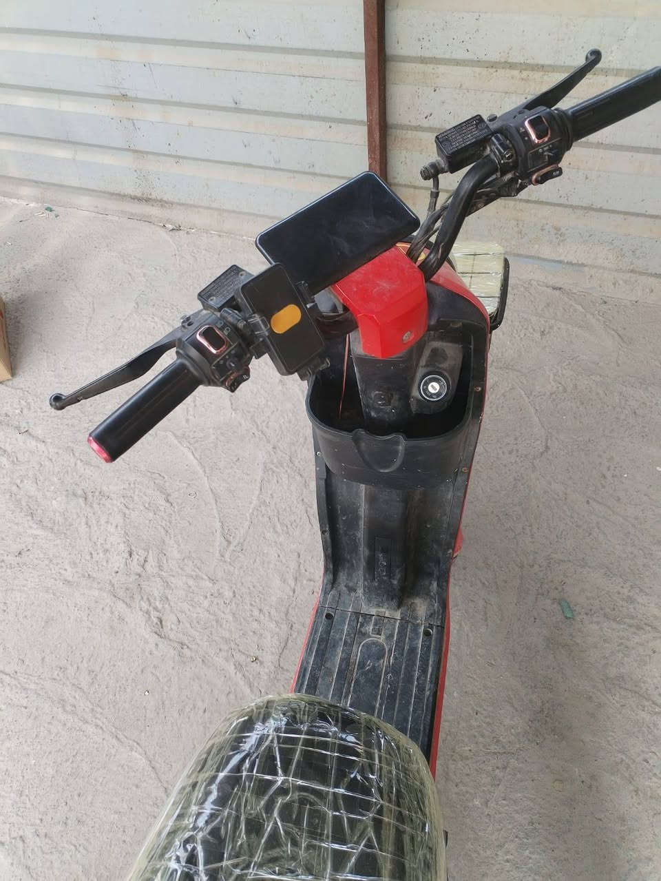 دراجع شحن r9 نضيفه يرادله بس غسل مامتعوبه ابي خصيب حمدان بطاريات جدد اتصل *********** 400سعر وبيه مجال
