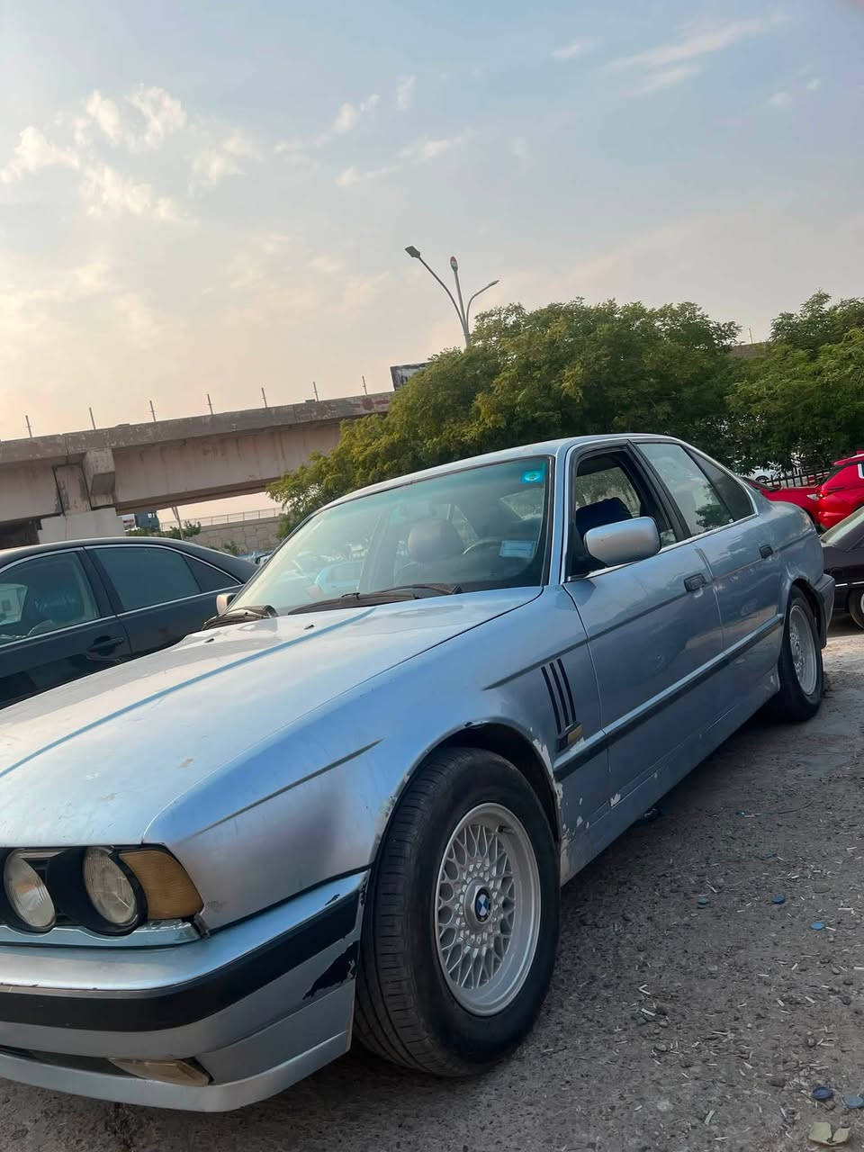 السلام عليكم بي ام للبيع موديل 1991 رقم كركوك  محركها 530 بومه 2003 وحجمها 520
بأسمي .. السياره بلادي كير ومحرك نضيف السعر 50 وبيها مجال للشراي . الرقم ***********
