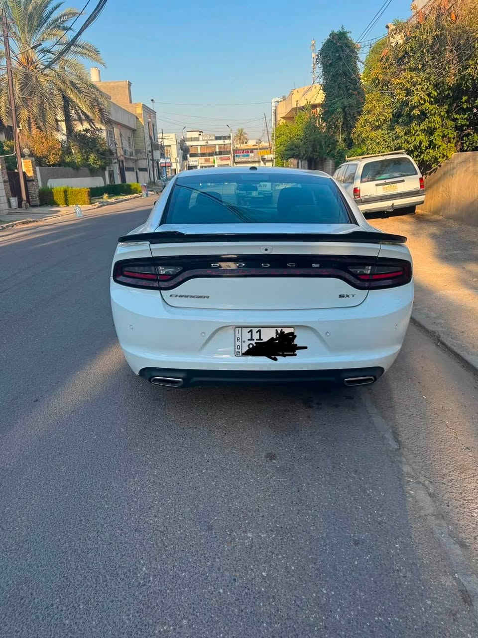 جارحر  موديل 2019 اللون ابيض وارد امريكي مواصفات SXT بصمه تشغيل وابواب وصندوق وكرسي كهرباء  شاشة كبيره وكامره خلفي  وحساسات اصلي داخل قماش بدون ايرباك حادث حرق بجم المحرك السيارة بدون اي ضربه بس حرق صار بيه صبغ البنيد والجاملغ الايسر و الايمن والدواخل مال المحرك صبغ بس الحرق ماشية 129 الف رقم بغداد  سونار يمك شوفه بااسمي تحويل مباشر مكان السيارة بغداد الصليخ او الاعظمية السعر 185 ورقه بيه مجال واذا اكو مراوس حسب القناعة للتواصل *********** ابوحسن
