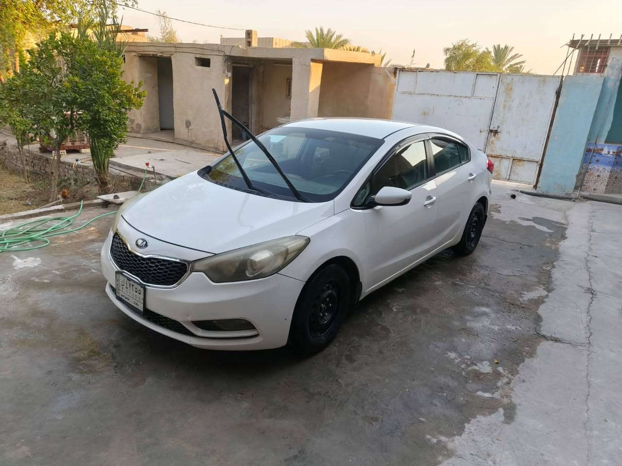 كيا سيراتو 2014
ضرره كما مبين بسونار
تبديل باب بلادي. تبريد يفصل
 محرك وكير   خير من الله ما مفتوحات
سعر.       120  سياره حلوه 

*********** /  بغداد
