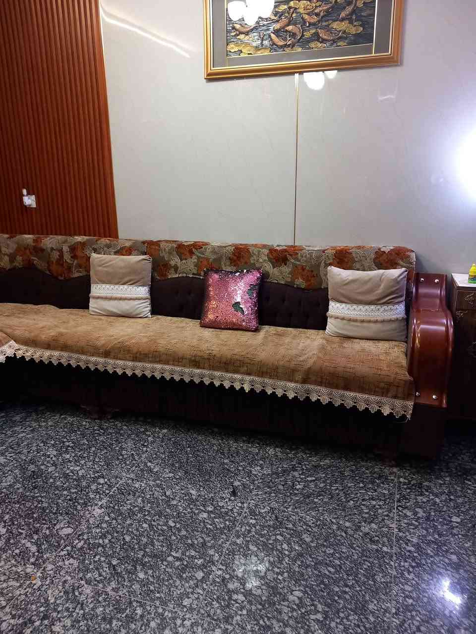 عندي ديوان  للبيع السعر ٢٠٠ اتصال على هذا الرقم ***********

