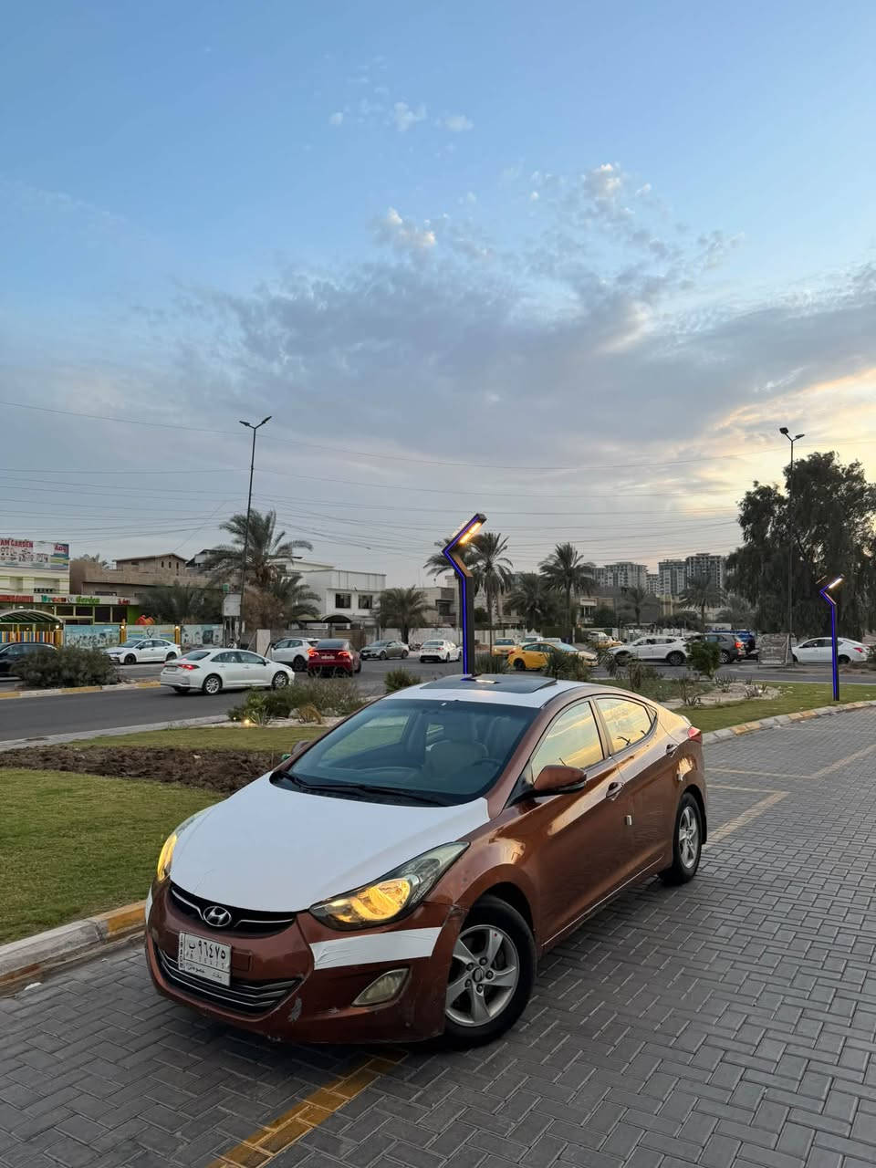 السلام عليكم
للبيع او مراوس حسب القناعه 
النتره ٢٠١٢ خليجي 
بيه جاملغ وبنيد  والباب ملاون 
بدون دواخل 
بدون يرياك 
فول موصفات 
محرك ١٨٠٠ دوش 
ماشيه ١٦٤ كيلو 
فتحه سقف 
دواخل لونين 
بصمه تشغيل 
بصمه بيبان 
كشن كهربائي 
حساسات خلفيه 
فول تحكمات استيرن 
تبريد ابيانو ثلج 
السياره جاهزه من كلشي 
رقم بغداد تحويل ثاني يوم 
***********
السعر ٨٨ وبيه مجال بسيط 
مكاني بغداد حي الجهاد

