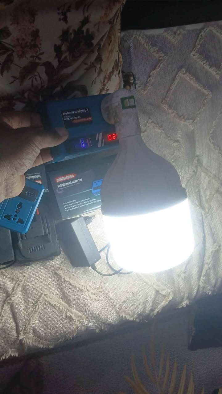 العاكس  الانفنتر الذكي محوله الكهرباء 
راح تكدر شغل اي شي بيه  يحولك كهربا 
ابو منفذ واحد السعر ب30 قفل 🔒 مع بطاريه وشاحنه بكج كامل وابو منفذ 2 40قفل مع بطاريه وشاحن  بكج كامل رقمي *********** الكميه محدوده فقط داخل ميسان ماعندي توصيل لي محافظه عمارة, ميسان
