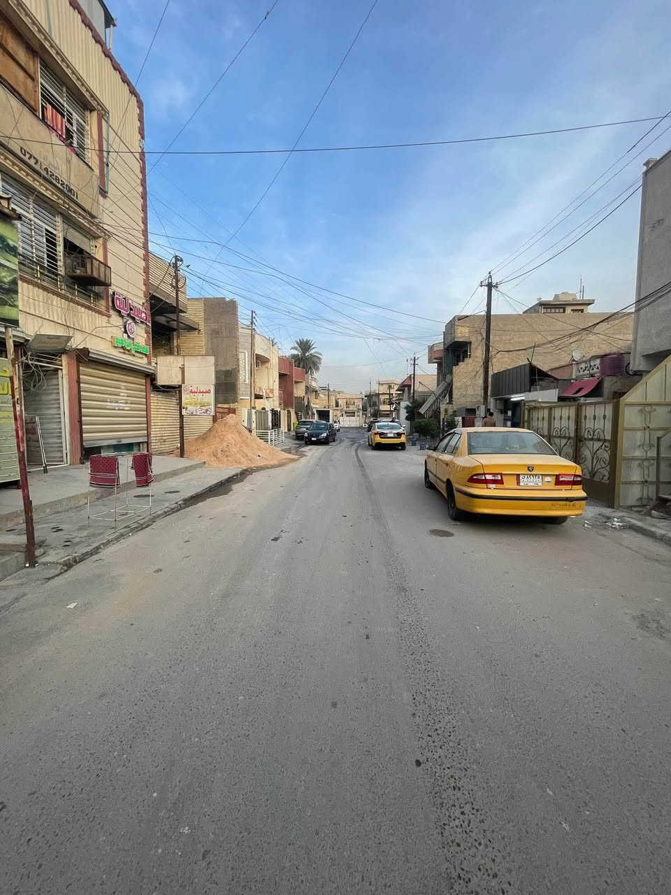 السلام عليكم دار للبيع مساحة 200 مترطابو صرف الاثوريين قرب الكنيسة***********
