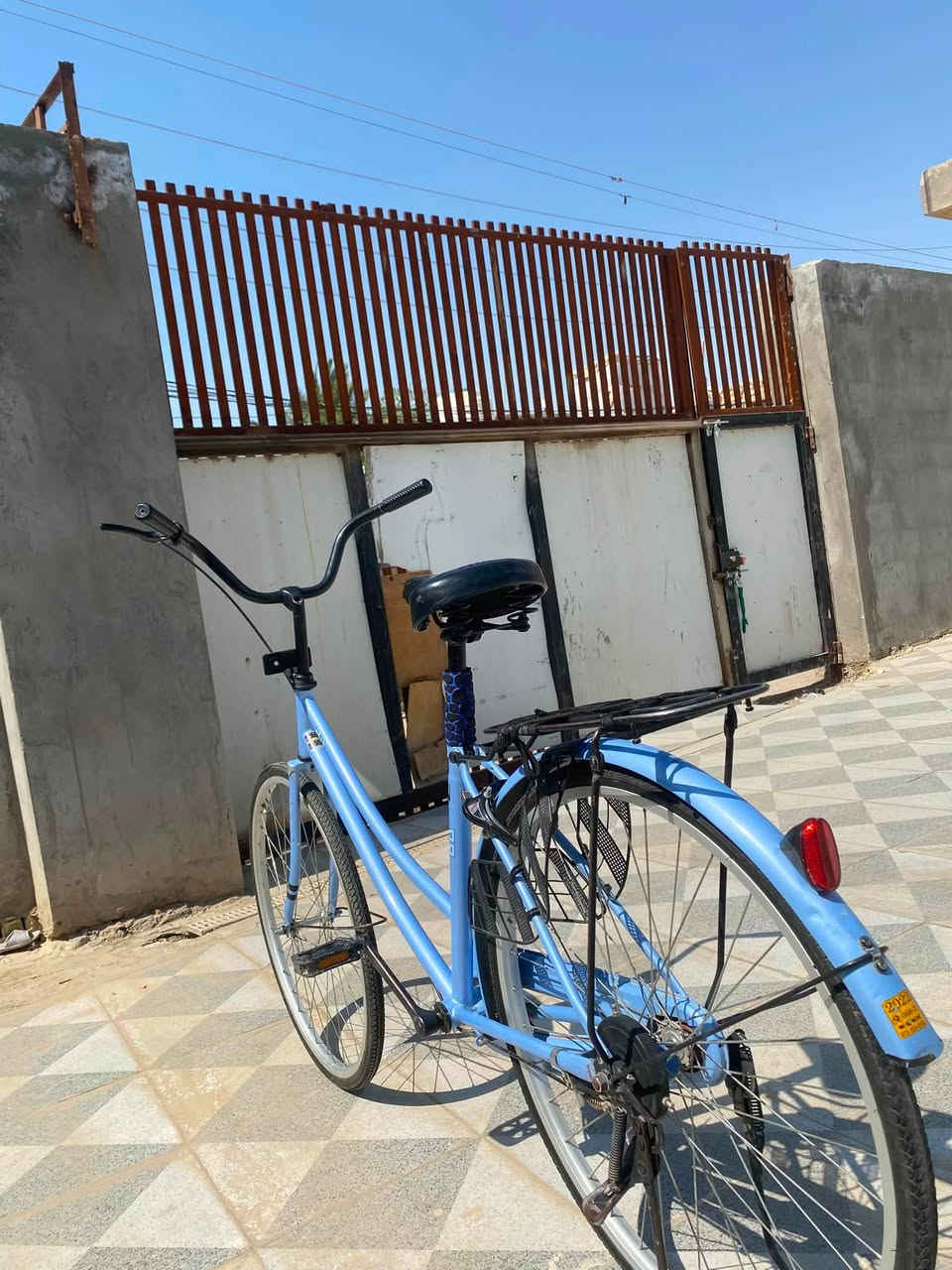 باسكل للبيع جديد حجم ٢٦ موديل ٢٢ سعره ١١٠وبي مجال رقم بي واتساب***********
