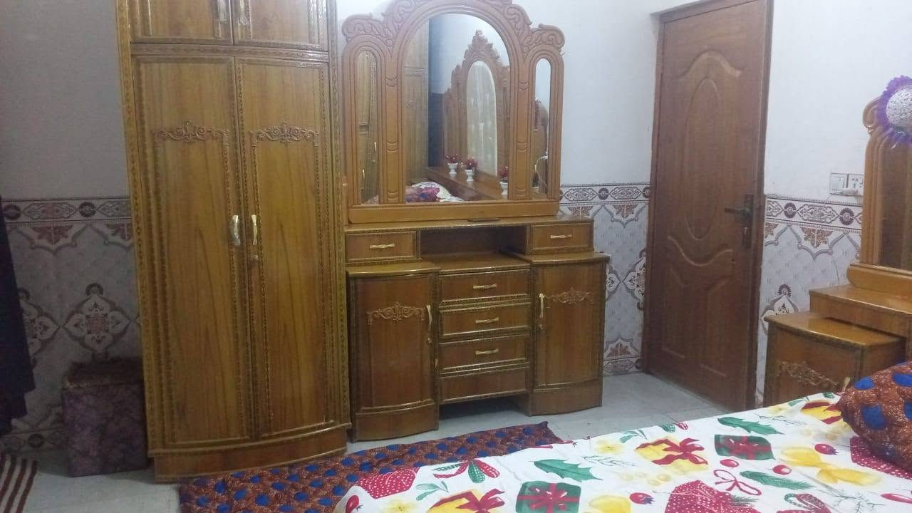 غرفة للبيع • واتساب