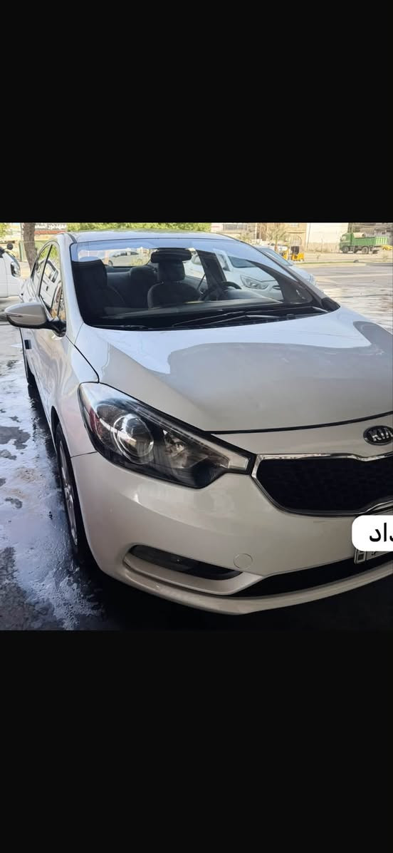السلام عليكم
كيا سيراتو موديل 2016 خليجية 
فول عدى سلايت 
لد امامي 
تحكمات ستيرن 
ويل كب جبير 
مري كهربائي 
اشاير بلمري 

ماشية 66 حقيقي 

ملاحضات سيارة 
بارد شخط شبرين موضح بصور باب يمنى 

ربع بنيد موضح بصور وجوه قبغ بانزين صبغ 

باقي سياره كفاله 
تخم تايرات جدد شادهن 
فيت بم جديد 
دهن جديد مبدله 
كير محرك صدر خير من الله 

مكاني بغداد تقاطع درويش السيديه 
رقمي ***********

نص مكتوب في الصور:
- بغداد