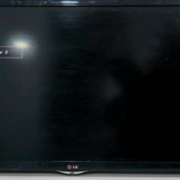 شاشة LG  صناعة كورية اصلية الجيل الاول حجم 32  بدون نت  الشاشة غنية عن...