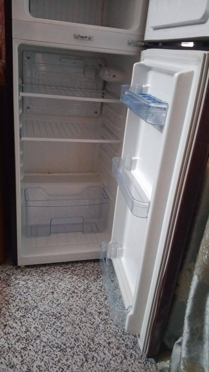طباخ نوع فريش مصري أربع شعلات وثلاجه نوع اونكس جدد مثل ما موضح بصوره الاستفسار الاتصال على رقم *********** وتساب
