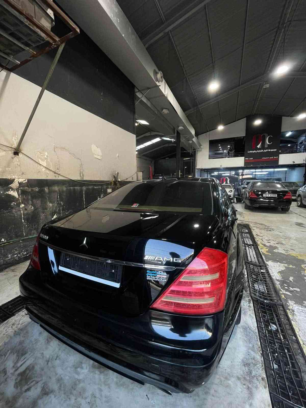 مارسيدس s500 كلاس
الموديل ٢٠٠٦ محدث ١٣
ماشية ١٣٠ كيلو متر 
الوارد خليجي 
كامل مواصفات 
باب طويل لارج + شفط
بانورما 
رادار أمامي + خلفي 
بردات خلفية 
كشنات تدفئة تبريد + خزن ذاكرة وتحكم كامل
معاملة الرقم جاهزة و للتحويل المباشر .. 

للتواصل ☎️ : *********** بغداد, العراق
