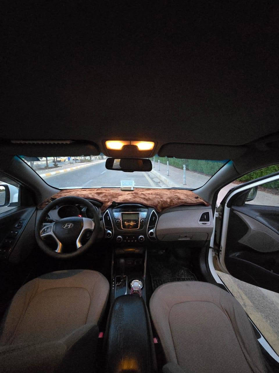 توسان خليجي موديل 2013
رقم بغداد 
باسمي 
تقرير السونار مرفق مع الصور 
المحرك والكير بحاله ممتازة
سنويه وارقام جديدة
السياره جاهزة ولا تحتاج اي مصروف 
الموقع /ميسان 
للتواصل /***********
