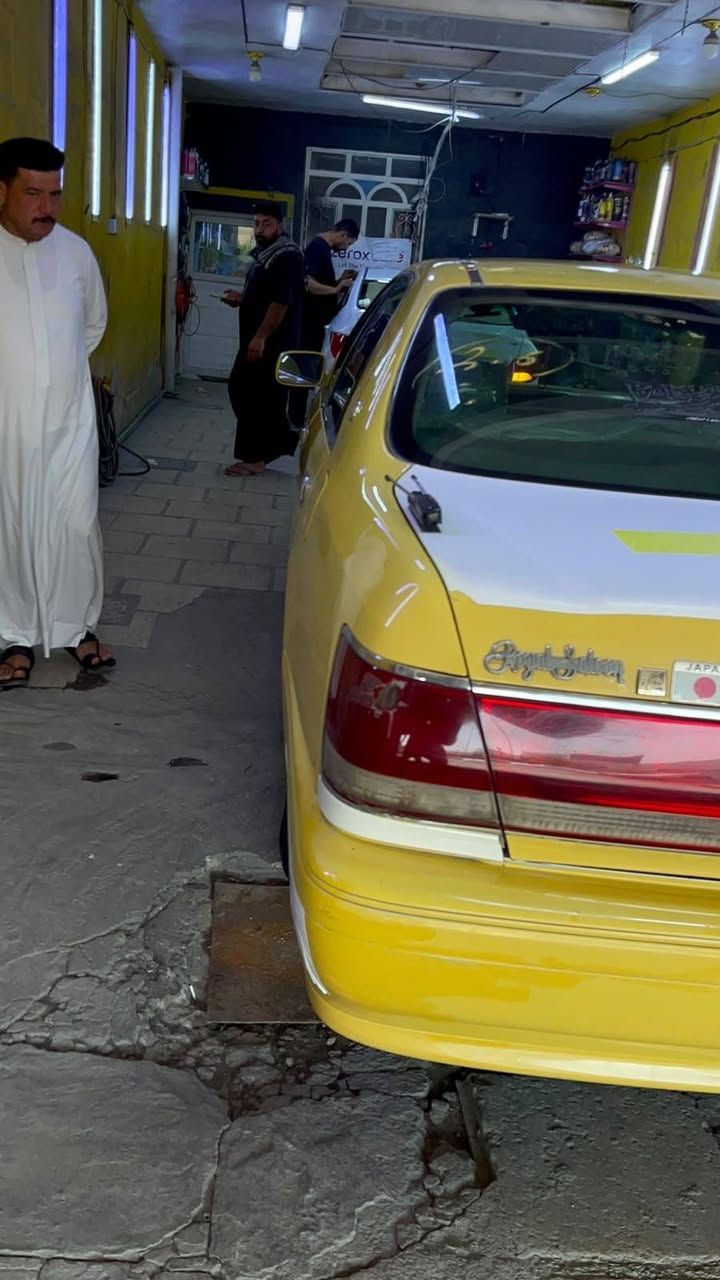 ملكه 2002 اصل كرستال ديفور الكبير خطه نجف بغداد قماره رقم الماني قرار 48 باقي بس الكمرك ابيع وكاله فقط 
مصفره هيئه وغرامات 
مكاني النجف الاشرف 50 وبيه مجال 
مكينه  كارتون اول امس شاده
***********
