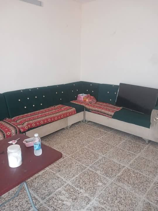 السلام عليكم... بمكان متكعد إيجاره وتدفع كل شهر اخلص  واشتري بيت بمقدمه ٢٥ وبالشهر ٥٠٠  في منطقة الدوانم بشارع مجمع زياد السكني مساحه البيت ١٦٠ متر سند ٢٥ يحتوي على صاله ومطبخ وحمام وحولي وغرفه نوم وكراج وحديقه أماميه  وحديقه خلفيه وبي مجال تبني فوك غرفتين نوم البيت جاهز للسكن كهرباء وماء وخط مولده يرهم قسط ويرهم نقد بمقدم ٢٥ مليون للاستفسار عل الخاص او الواتساب ***********
