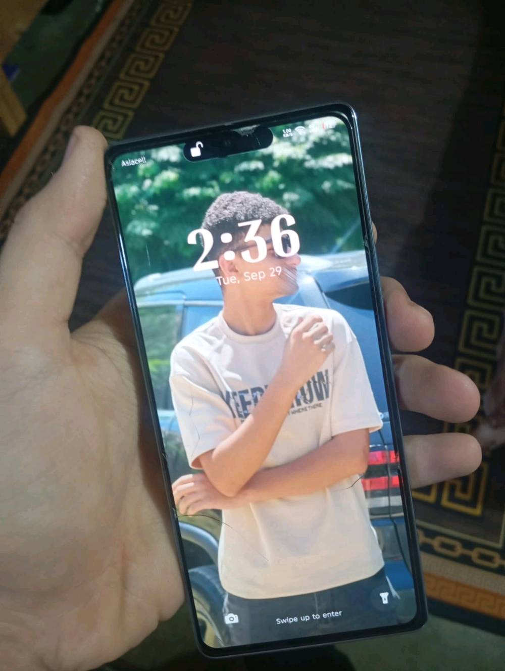 تلفون infinix GT20Pro نسخة العاب وتصفح الذاكرة256 كيكا العشوائية 12+12 يعني 24 كيكا حهاز جداً قوي 144 هرتز 120 فريم جهاز بلادي مامفتوح بطارية انسى الشحن هاي الفطر مو شاشة هاي ضد الكسر جهاز فول بلادي الكسر الي بالكامرة هذا فقط جام سعرة 10 الاف ما مأثر لا عالكامرة ولا عالفلاش كلة شغال سعرة 350,000 شاحنة اصلي 45 واط يجي ويا