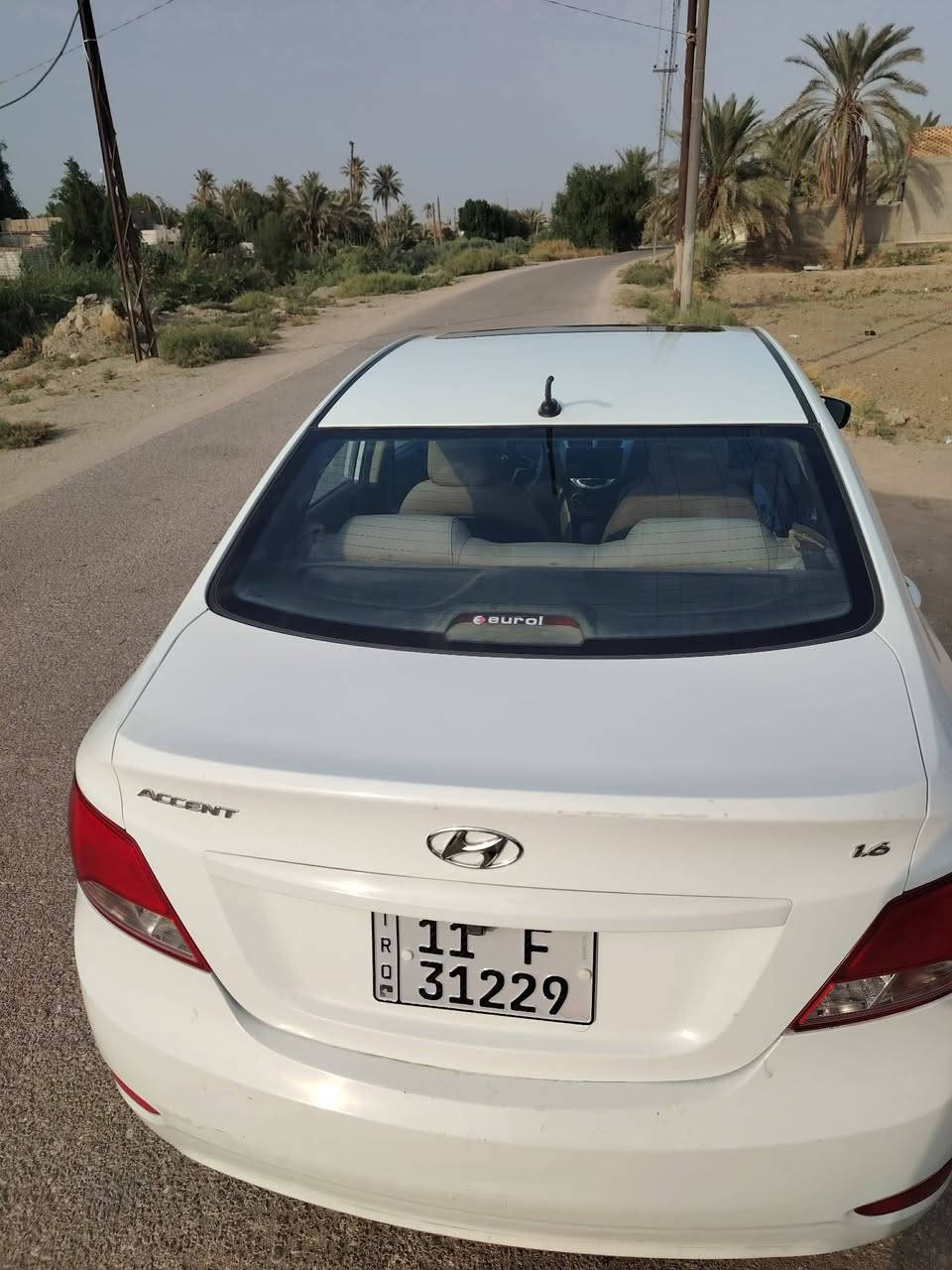 اكسنت موديل ٢٠١٦
 رقم بغداد دولي بسمي سنويه لل30 
 مكينه ١٦٠٠ بيها بس قطعه واحد البنيد مصبوغ بدون ضربه السعر دفتر وبيها مجال  رقمي *********** سياره مال جناي وعله ايدي جاهزه للاخير وفول مواصفات
مكاني نجف مشخاب اتصال فقط مكلف بلنشر
