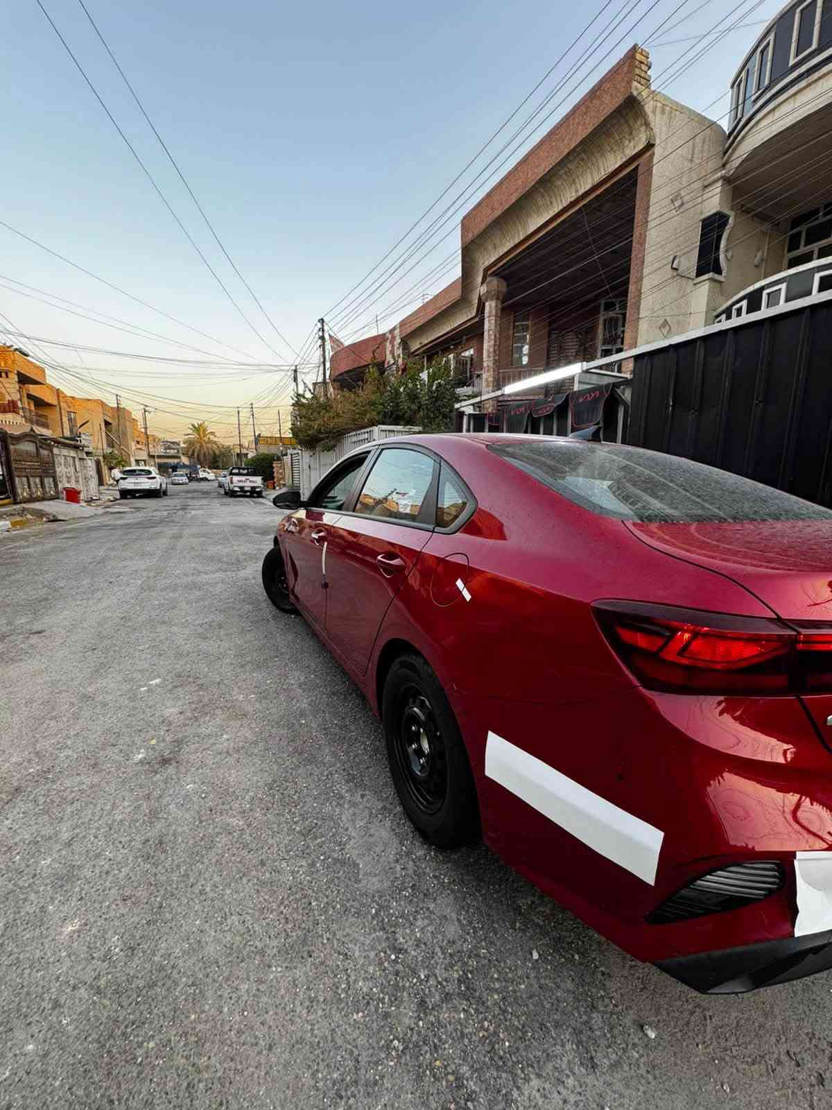 السلام عليكم 

فورتي للبيع 2024 ماشيه 30 km سيارة بعدهي جديدة مبدل بيها جاملغ ايسر نفس اللون وبنيد ربع من يمه تعمير حادثها جداً بسيط سياره حلوه ونظيفة فئة ال Ex 
السعر 135 وبيها مجال 
☎️***********
