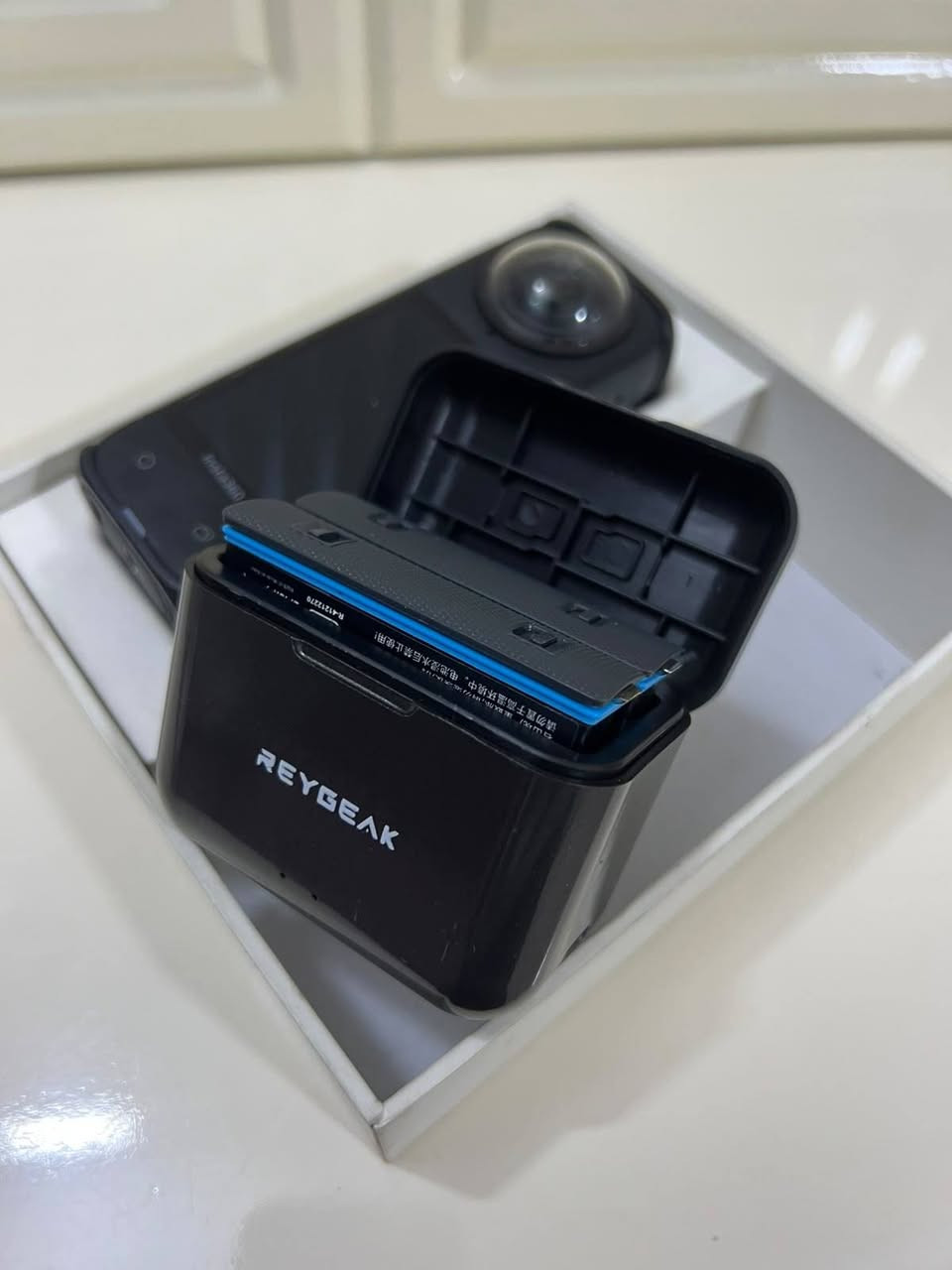 ​ كاميرا Insta360 X4 للبيع 📸
استعمال قليل جداً والنظافة 100% 
​الملحقات والتجهيزات:

​ 3 بطاريات أصلية + حافظة وشاحن بطاريات ( Type-C)

​💾 ذاكرة (Ram) سريعة بسعة 64 جيجابايت

​🛡️ درع حماية للكاميرا.

​📏 ستاند بطول 1 متر.

​🎣 ستاند كربون بطول 3 متر.

​ السعر: 525 ألف دينار . وبيها مجال للشراي 
📍 المكان: بغداد
📞 للتواصل والاستفسار: ***********
