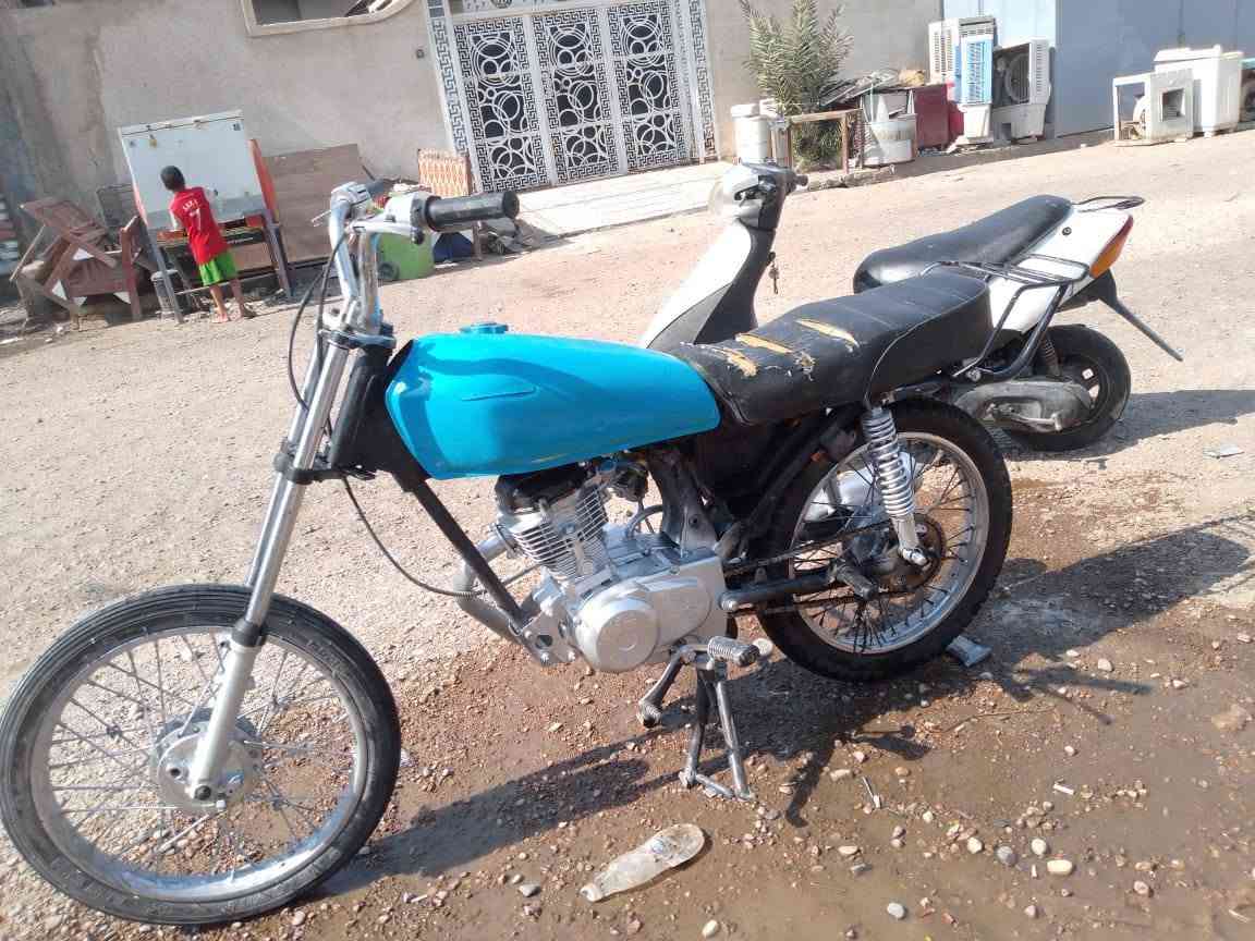 سلام عليكم  دراجه لبيع نامه دراجه حلوه مكينه ناعمه مكينه  مصبوغه حراري بدون السفسار ***********
