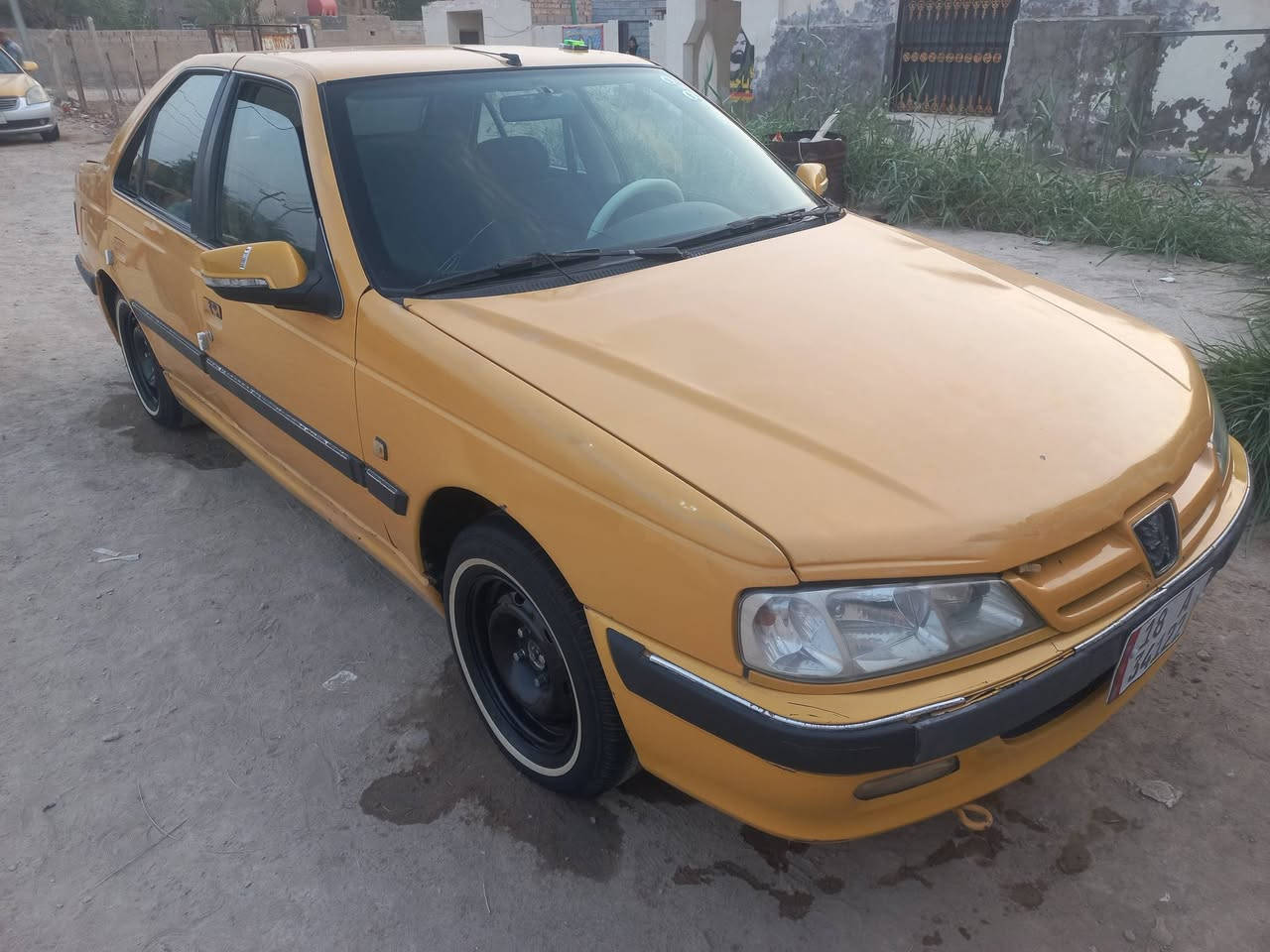 بارص موديل ٢٠١٥ كفاله عامه رقم بابل انكليزي تبريد شغال خير من الله مصفرة هيئه وغرامات هزة ٢٦ مصارلها شهرين 
سونار بيها سيارة كهربائيات شغالة تخم تاير وتخم ويالة شرط التحويل مكينه وكير شرط السعر ٤٠ وبيها مجال للإستفسار *********** مكان سيارة ديوانية
