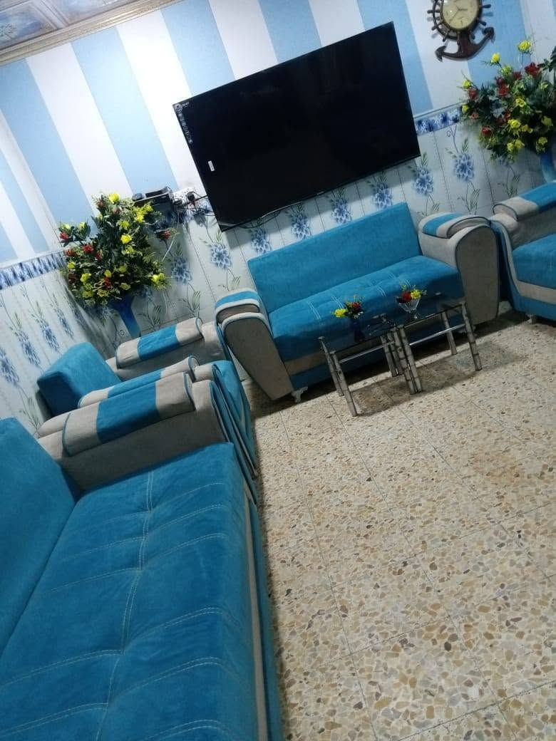 تخم نضيف كلش اخو الجديد اسفنج عالي استعمال قليل السعر 300 وبيه مجال قليل المكان الحيانيه موسى الكاضم عل مستطيل ***********
