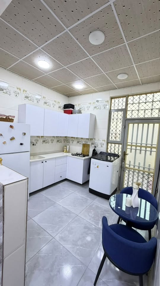 بيت ٥٠ متر للبيع مع الاثاث او بدون اثاث
الموقع / الرابط مجمع النجمه السكني 
عرض الشارع ١٠ متر 
طابق واحد نظيف جداً 
والاثاث جديد مودرن حديث

للاستفسار /***********
